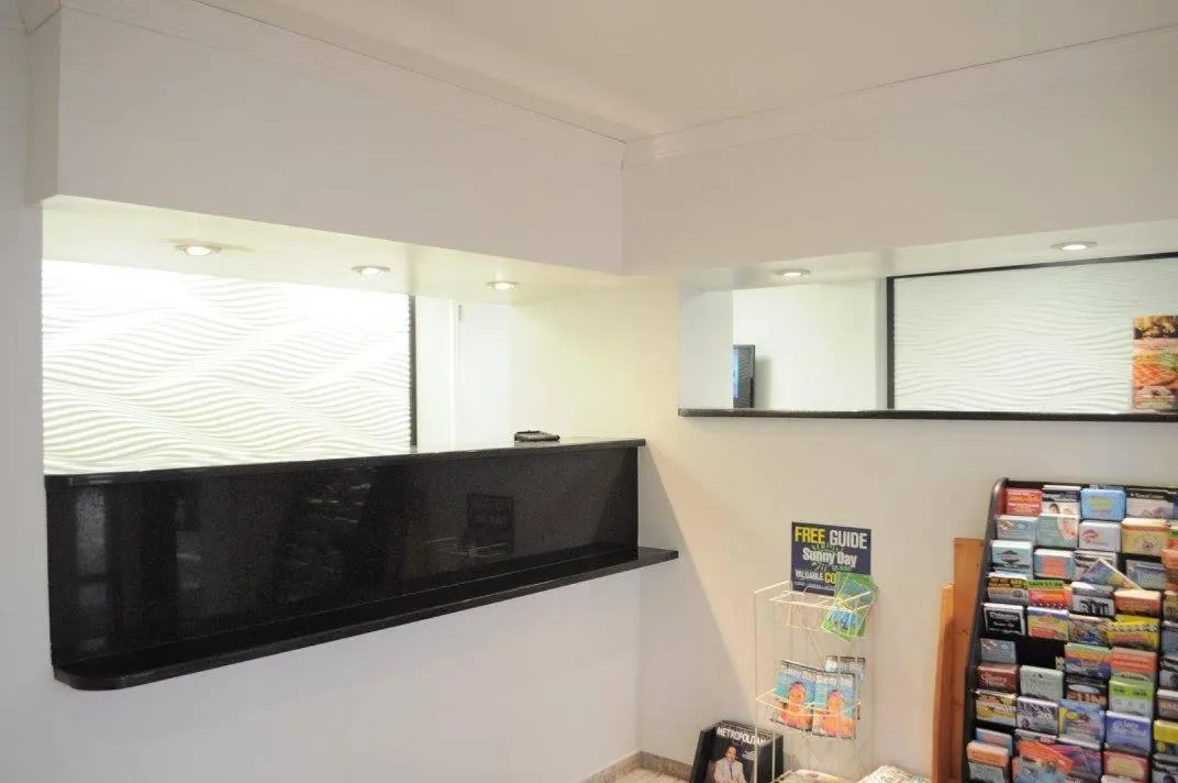 Lobby or reception in Islander Motel