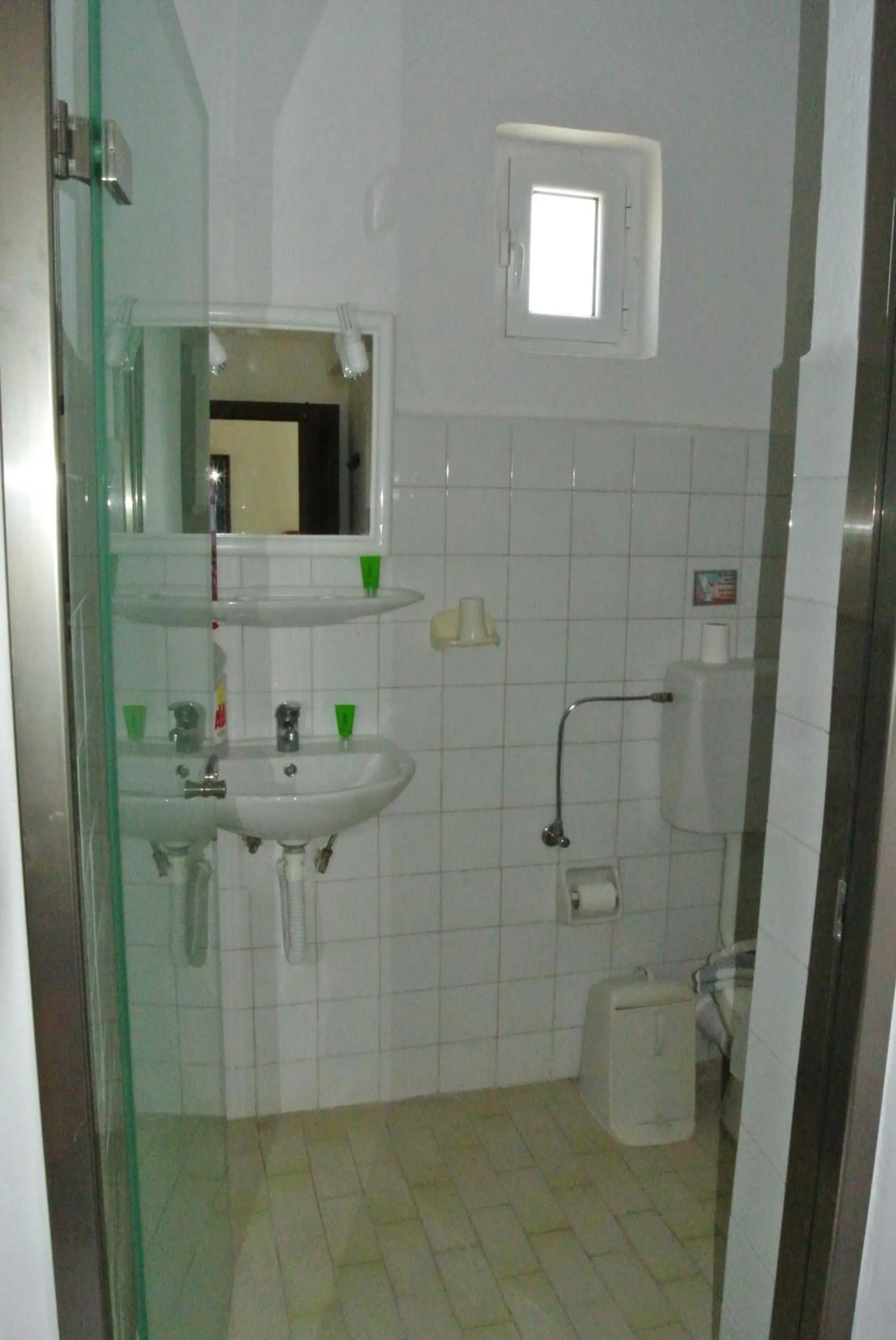 Bathroom in Kokalakis Hotel