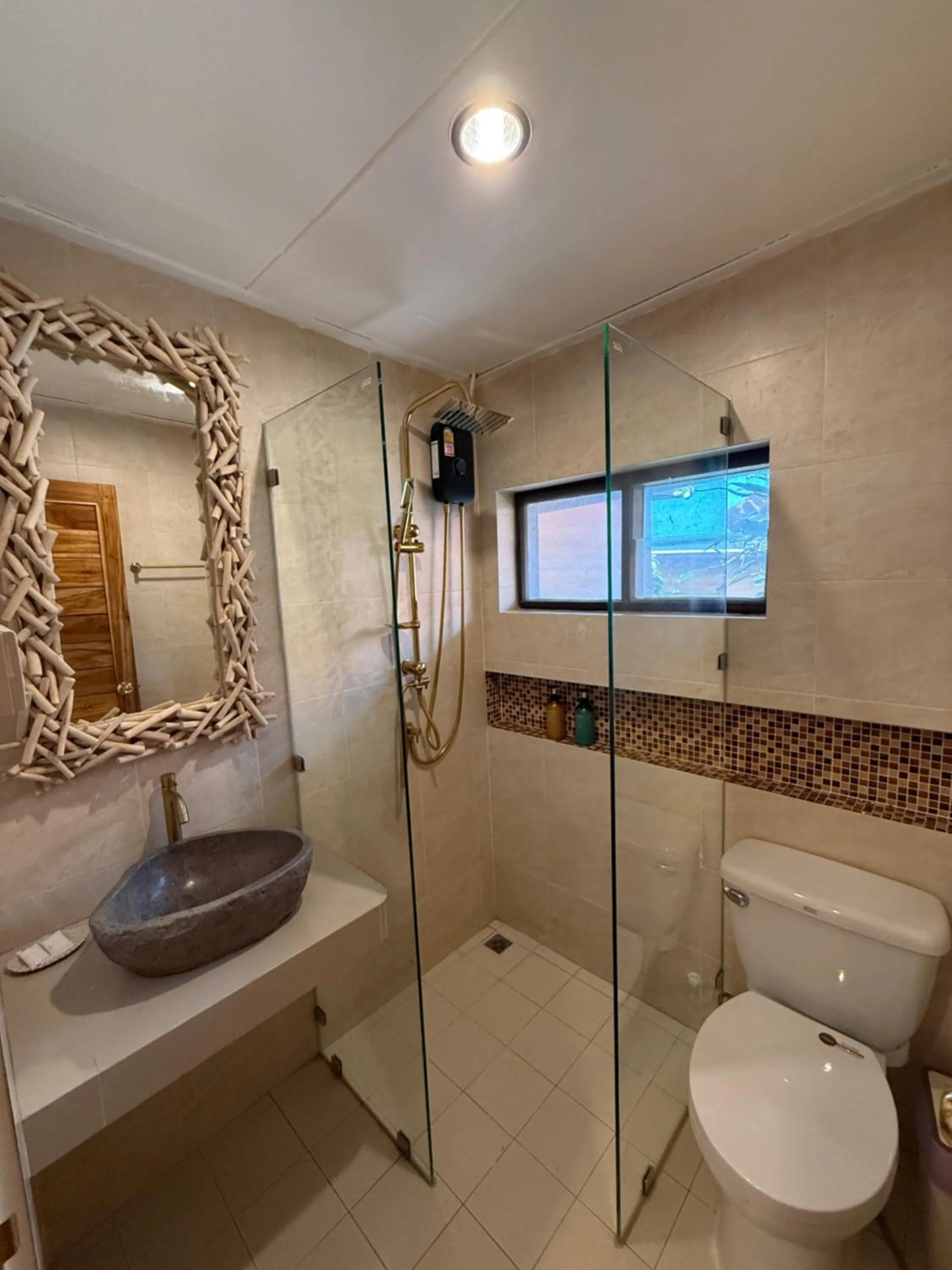 Bangrak Pier Bungalow