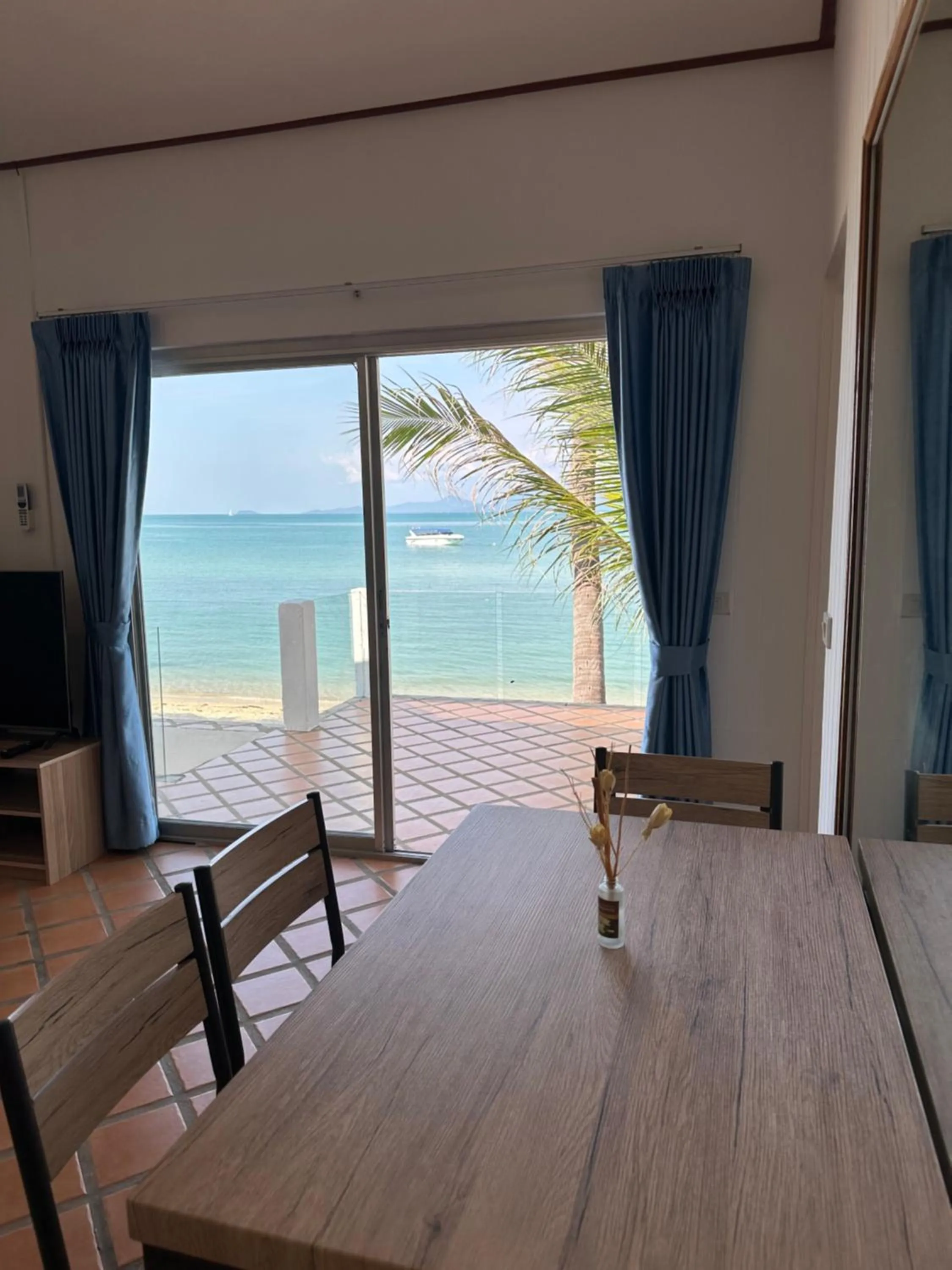 Bangrak Pier Bungalow