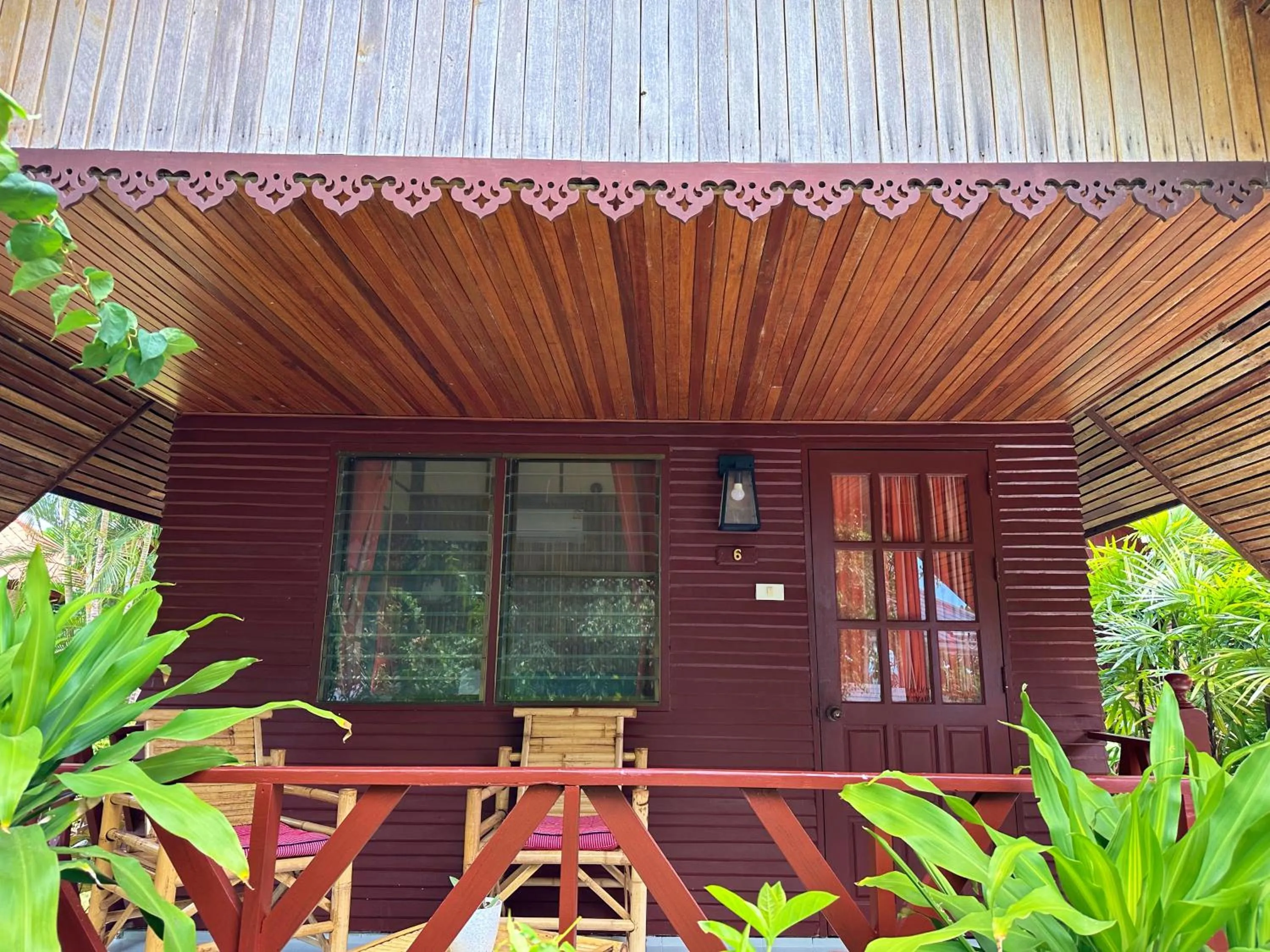 Bangrak Pier Bungalow