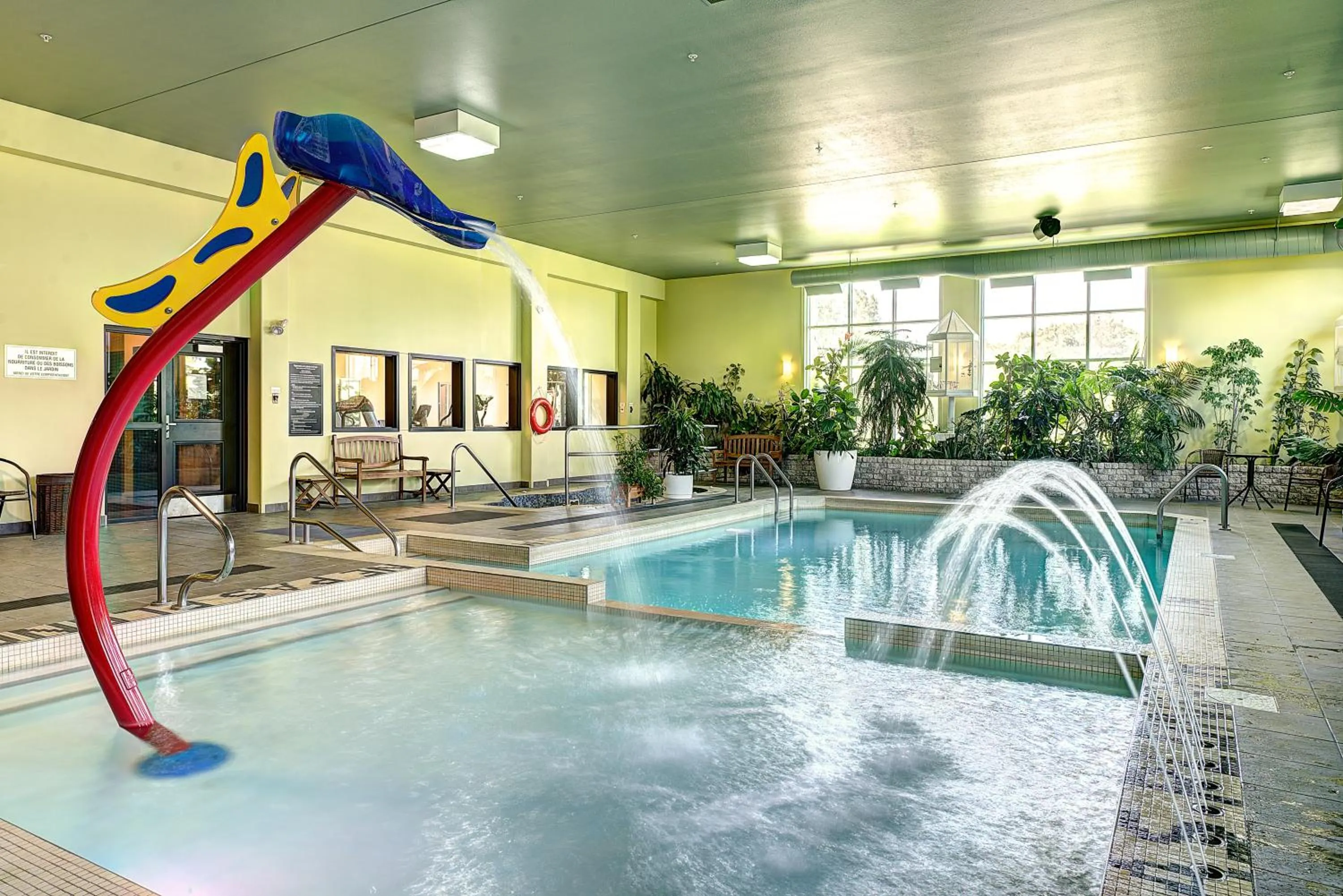 Swimming pool in Days Inn by Wyndham Levis