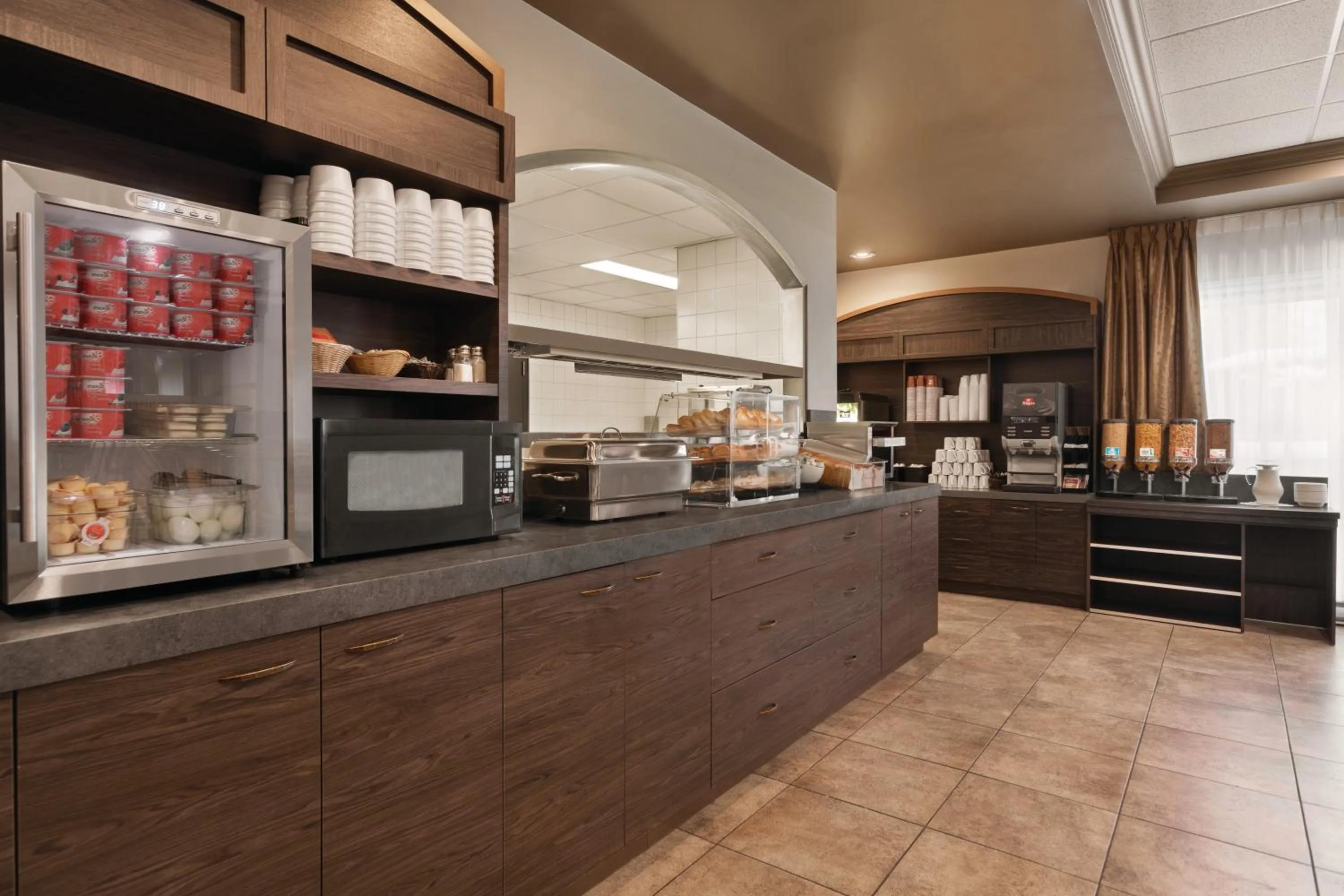 Restaurant/places to eat in Days Inn by Wyndham Levis