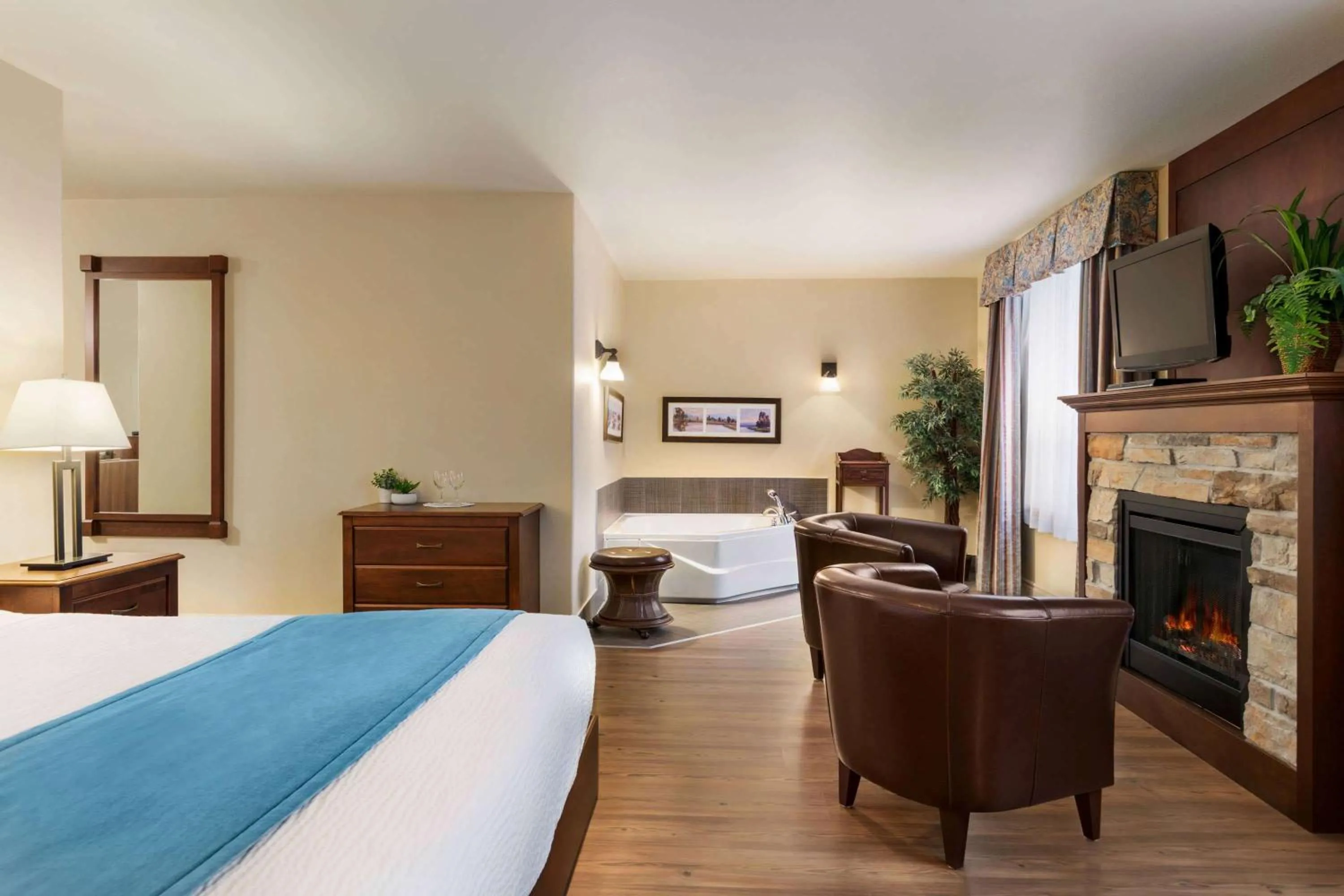 Photo of the whole room, Bed in Days Inn by Wyndham Levis
