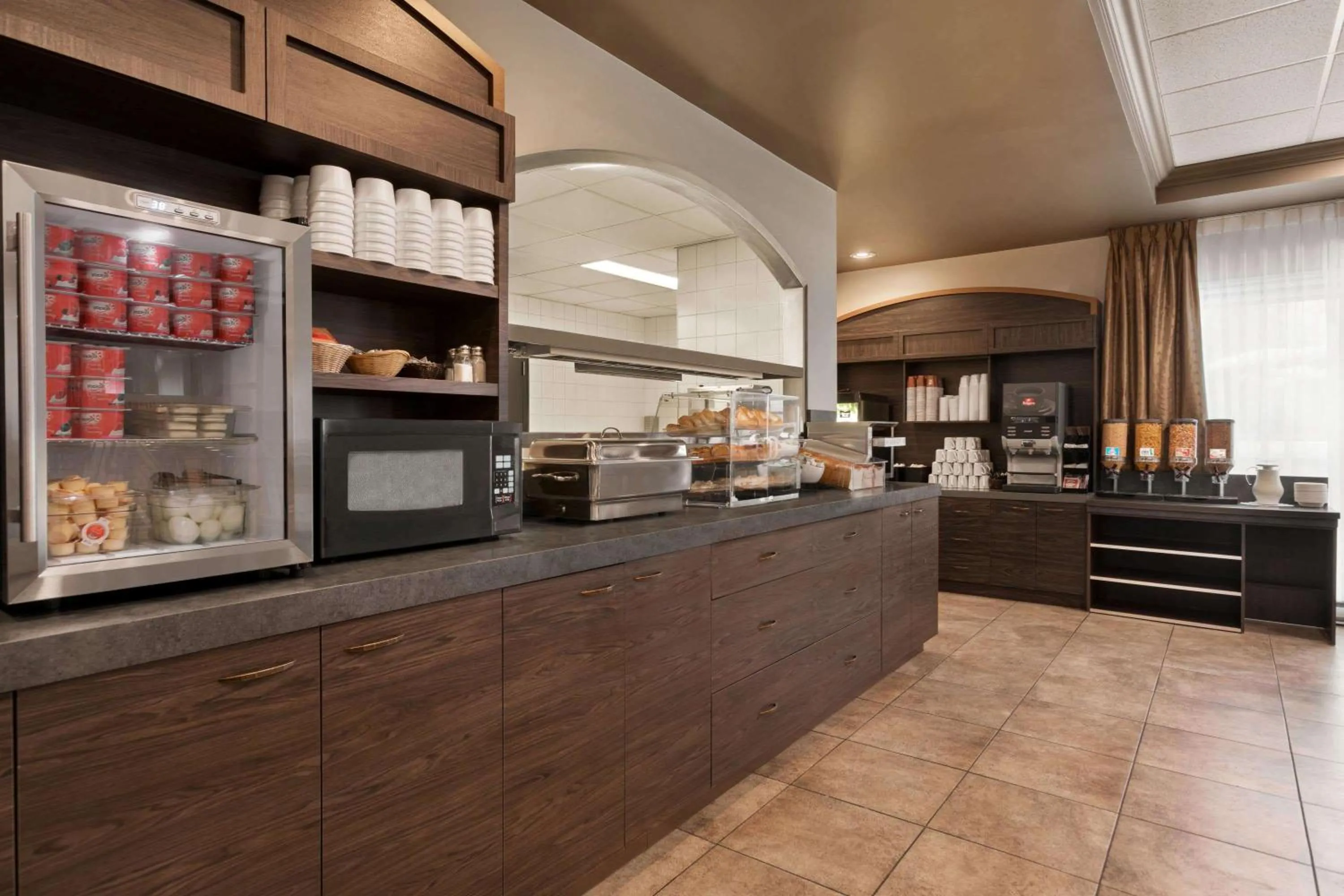 Restaurant/places to eat in Days Inn by Wyndham Levis