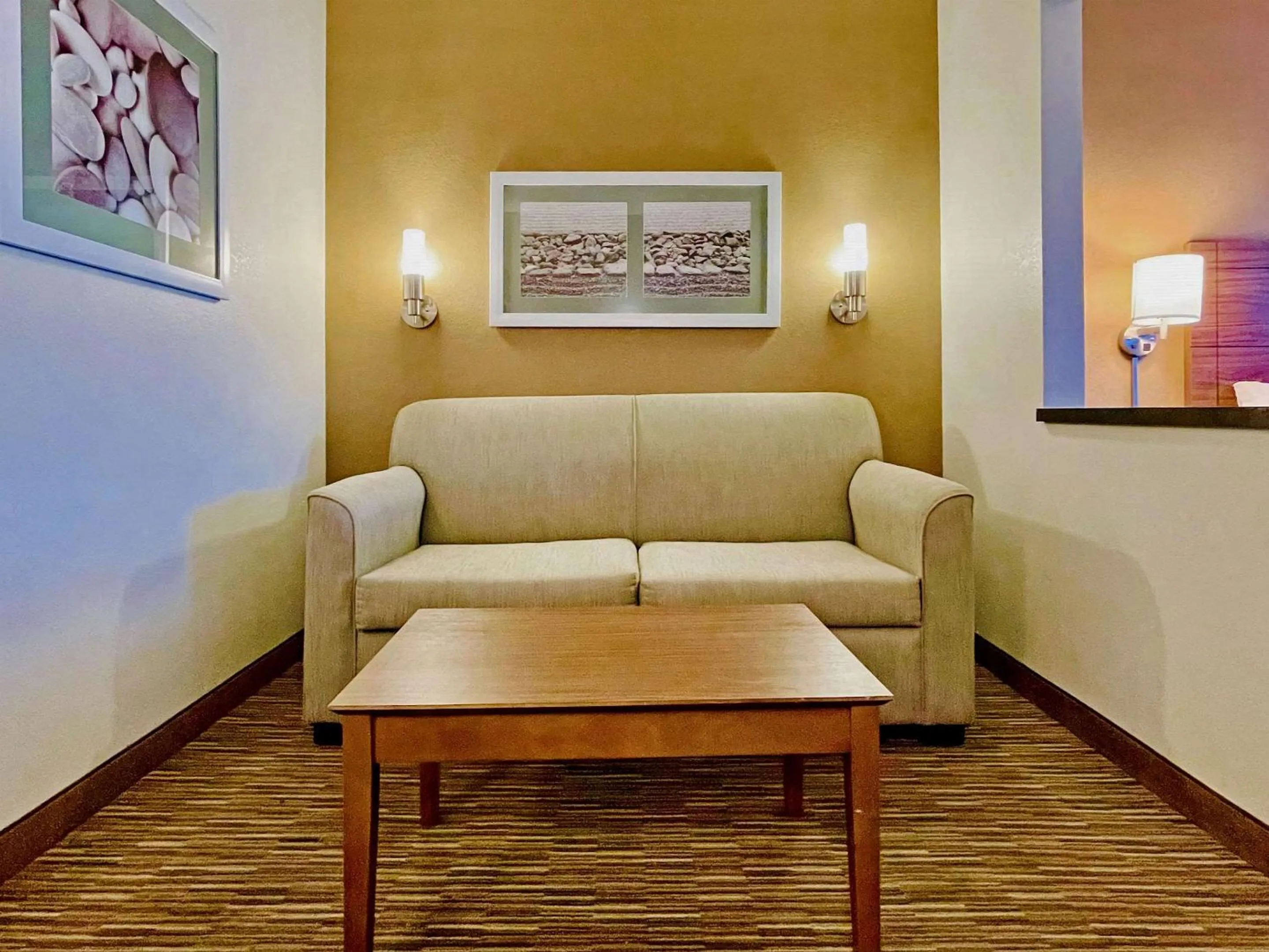 Photo of the whole room in Independent (SPHC) Hotel El Paso