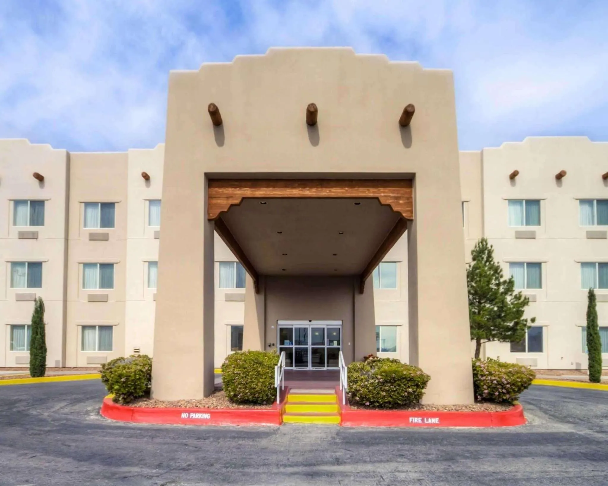 Property building in Independent (SPHC) Hotel El Paso