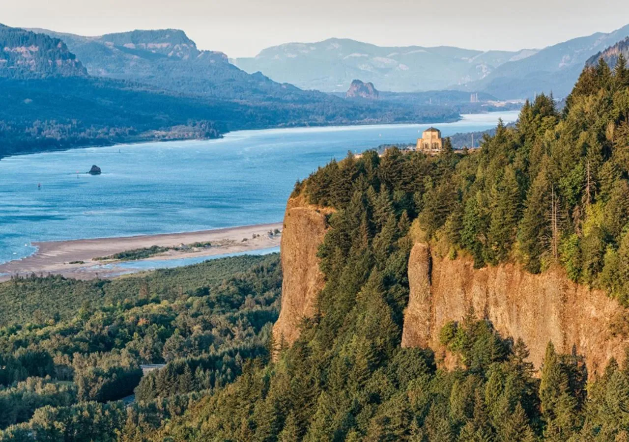 Natural landscape in The Dalles Inn