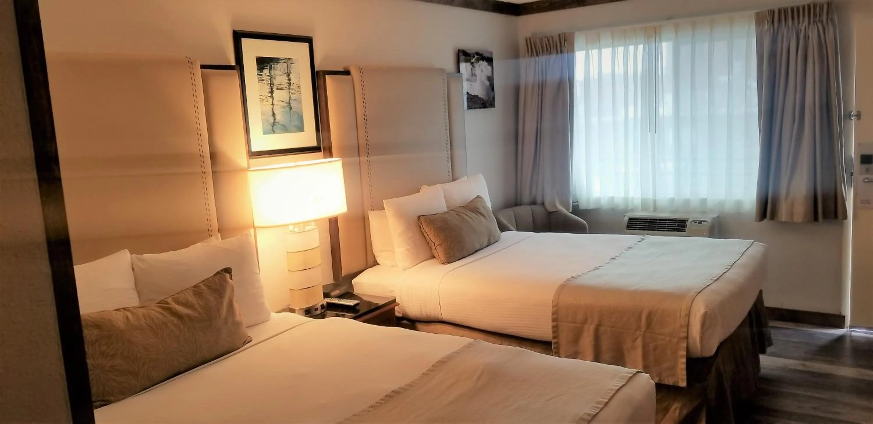 Bed in The Dalles Inn