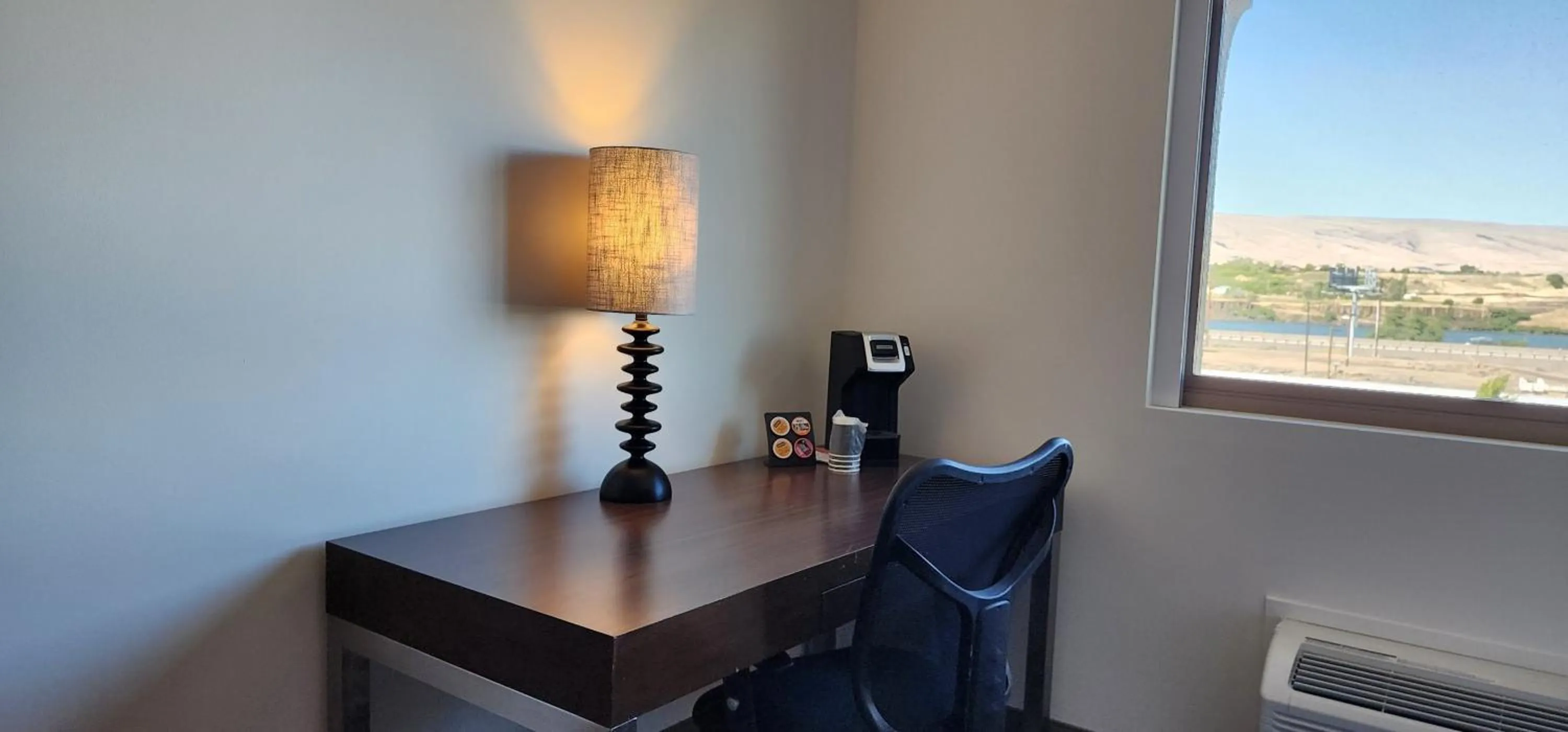 Coffee/tea facilities in The Dalles Inn