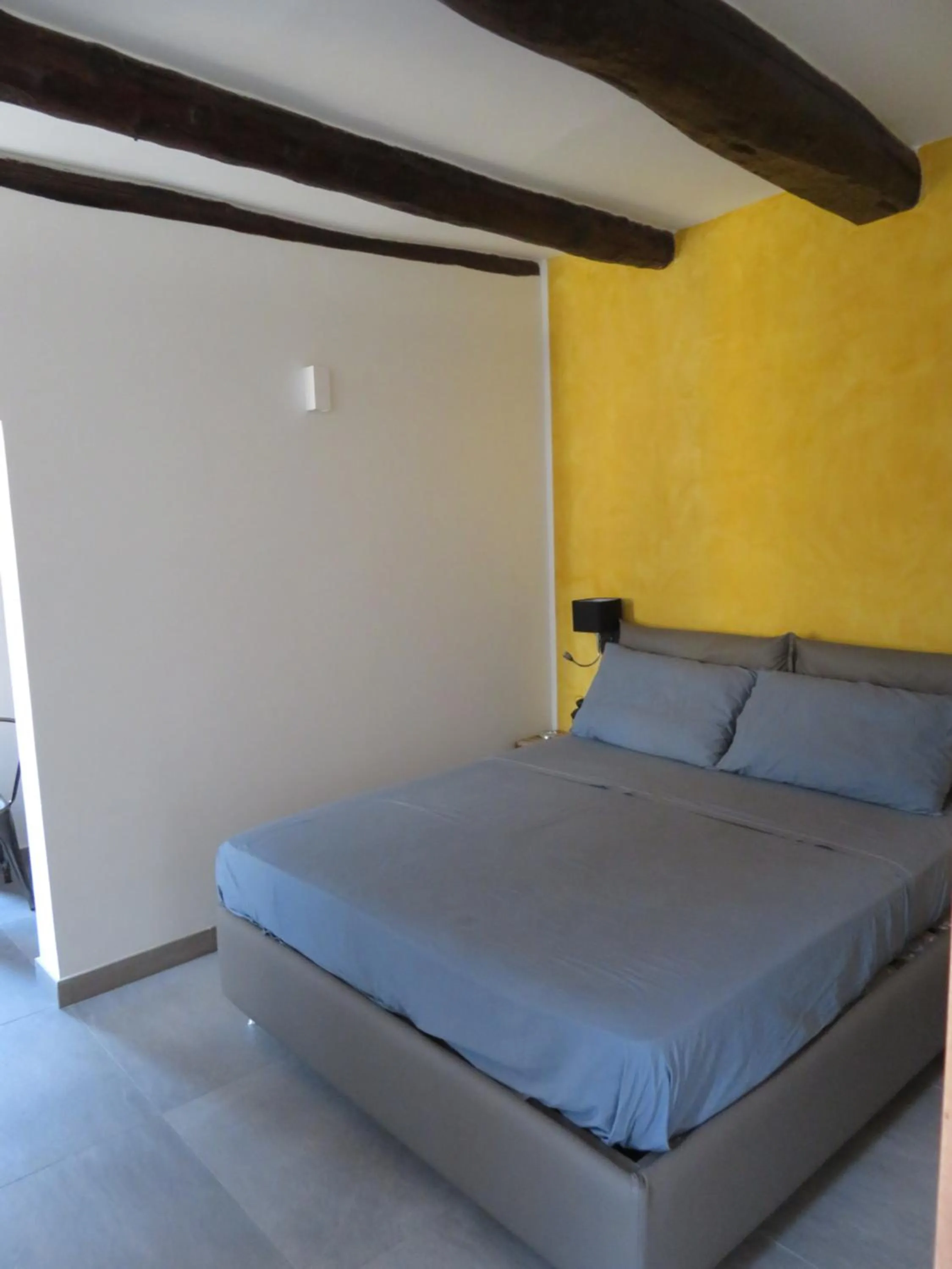 Bedroom, Bed in Napoli Suite Toledo 10 By Dimorra