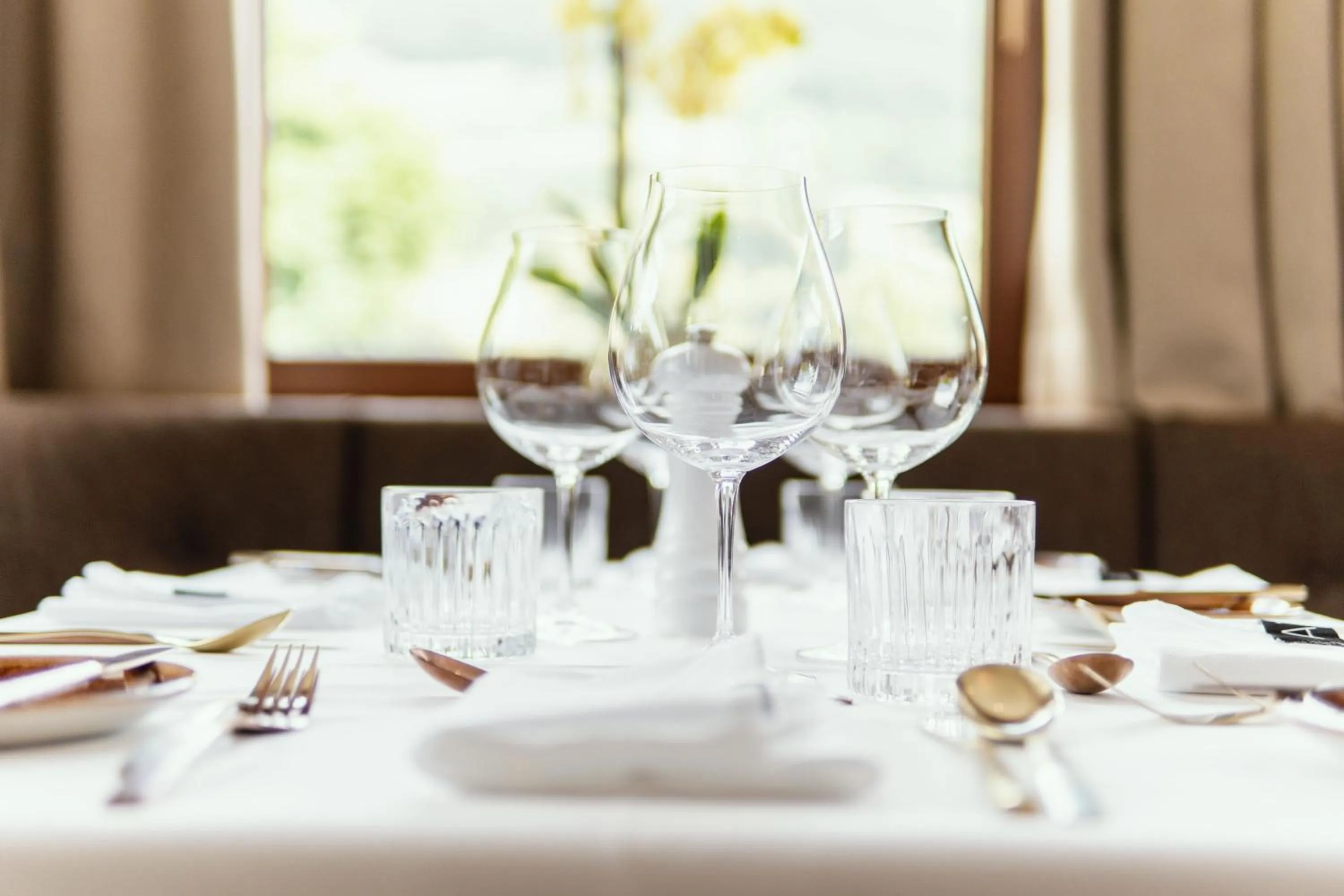 Restaurant/places to eat in Anett hotel