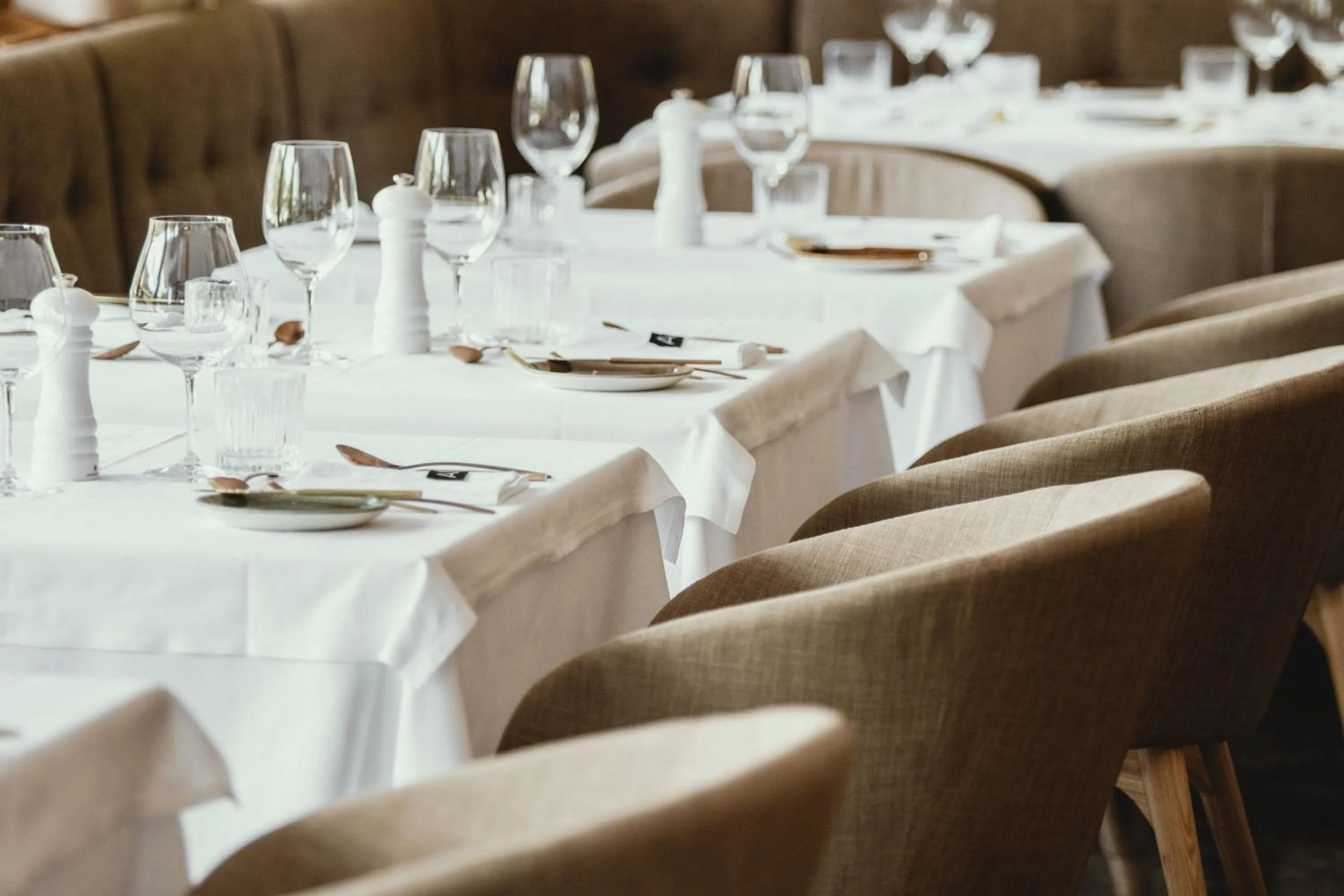 Restaurant/places to eat in Anett hotel