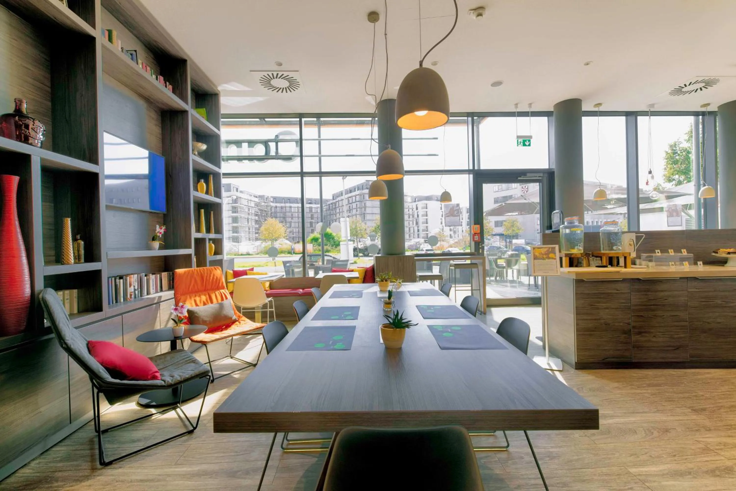 Lobby or reception in Campanile Berlin Brandenburg Airport