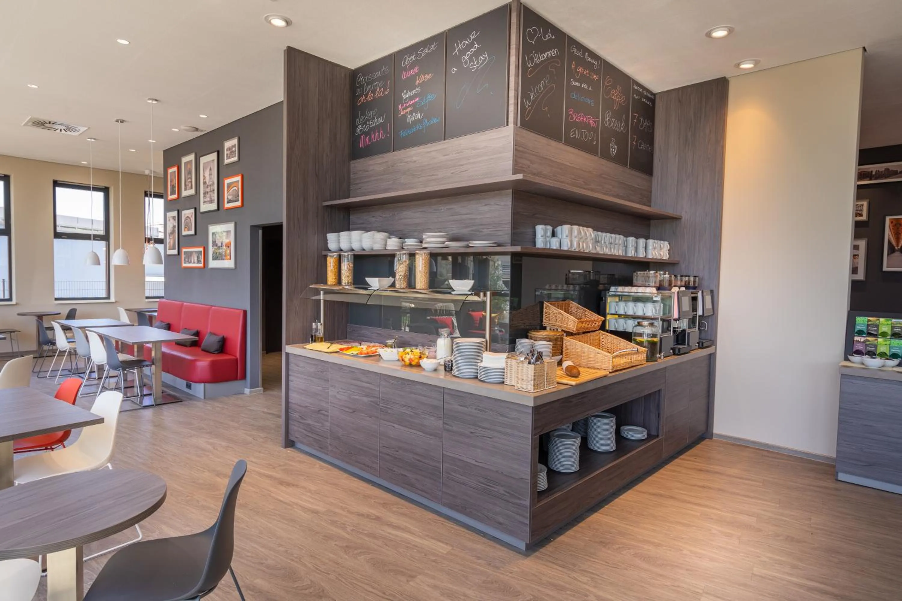 Coffee/tea facilities in Campanile Berlin Brandenburg Airport