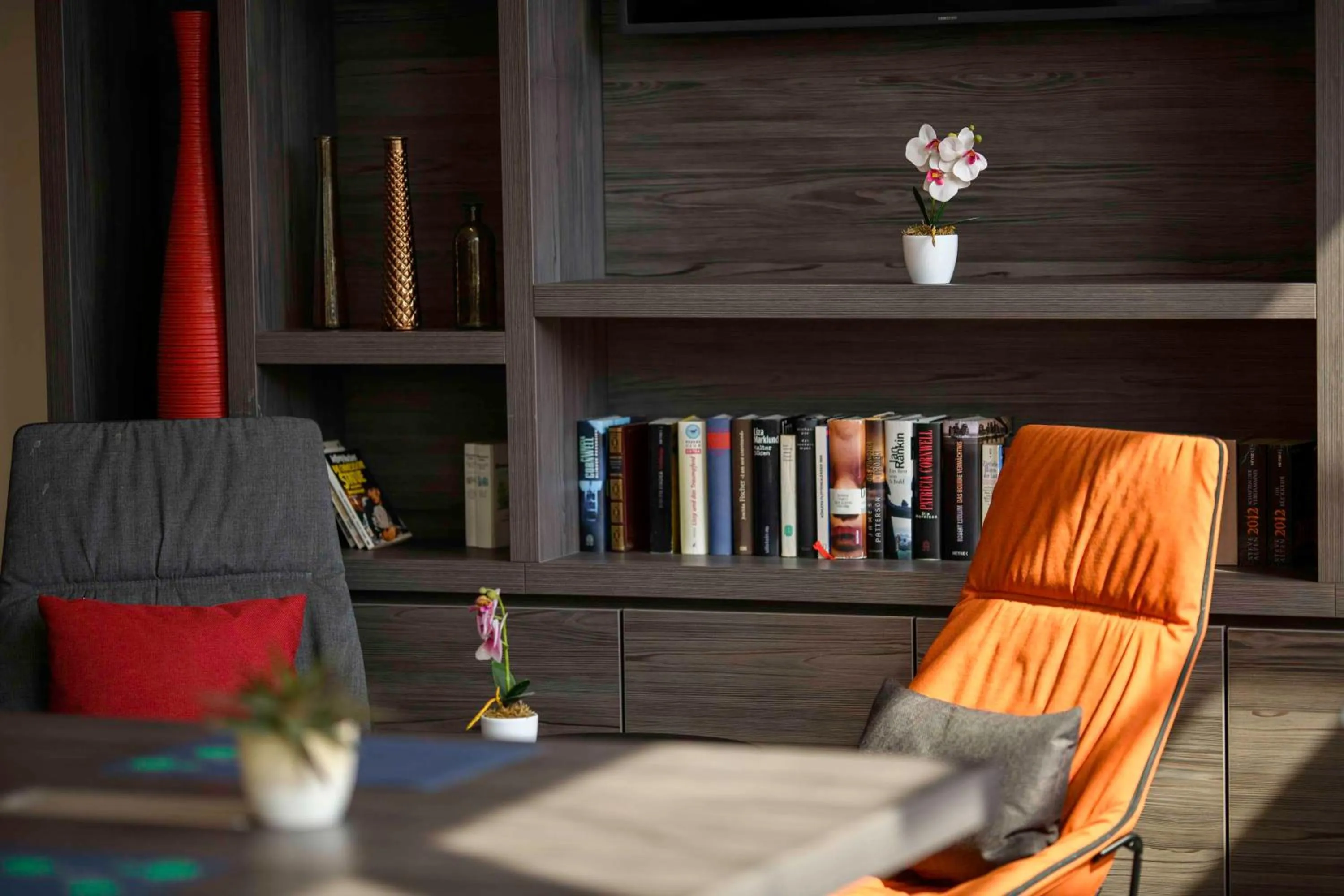 Library in Campanile Berlin Brandenburg Airport