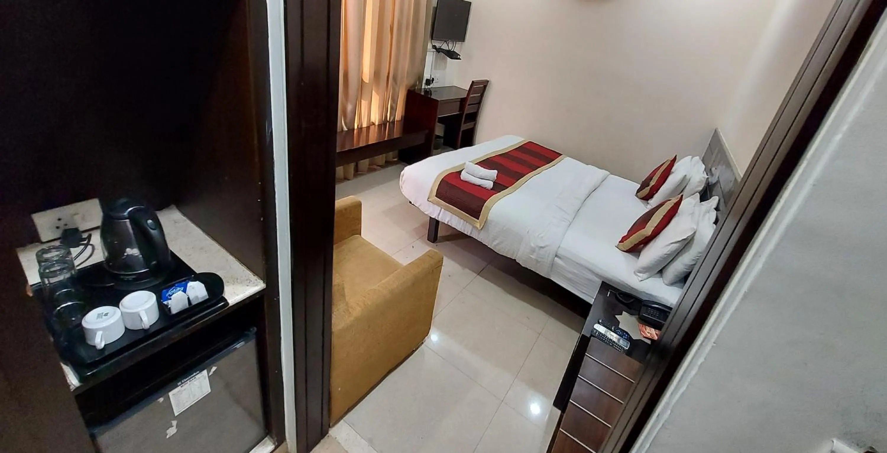 Photo of the whole room, Bed in Hotel The Orion