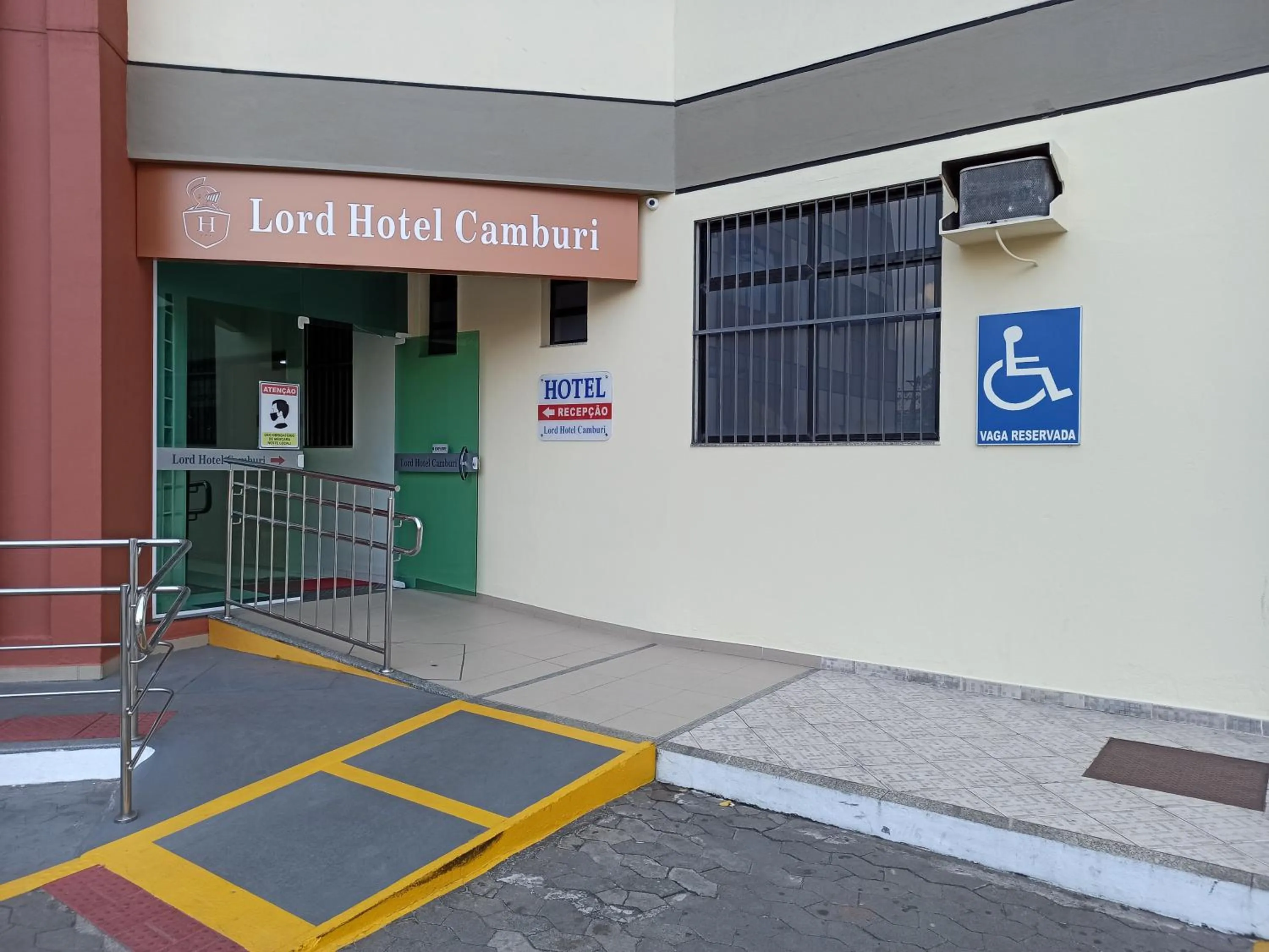 Facade/entrance in Lord Hotel Camburi