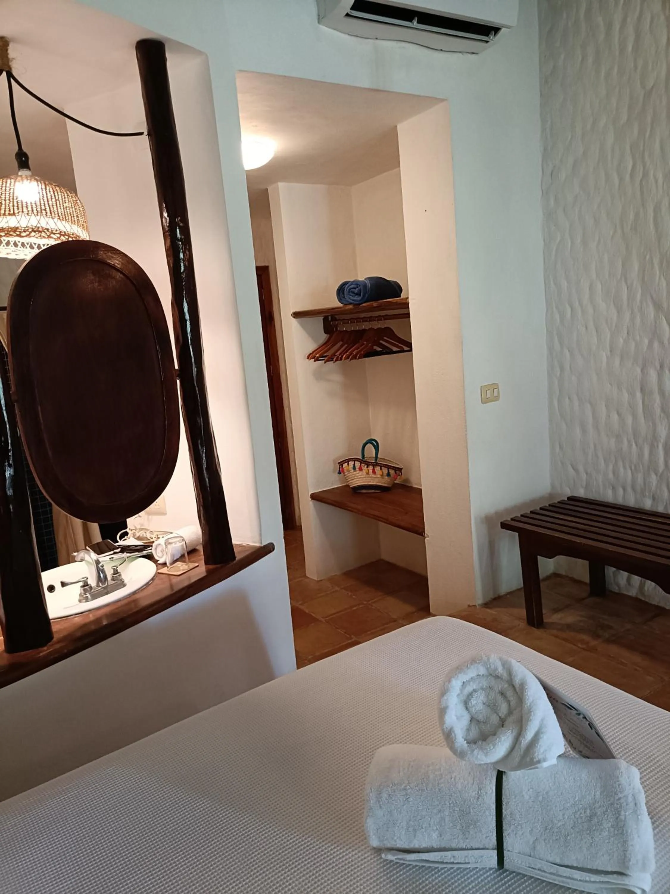 Photo of the whole room, Bed in Holbox by Xaloc