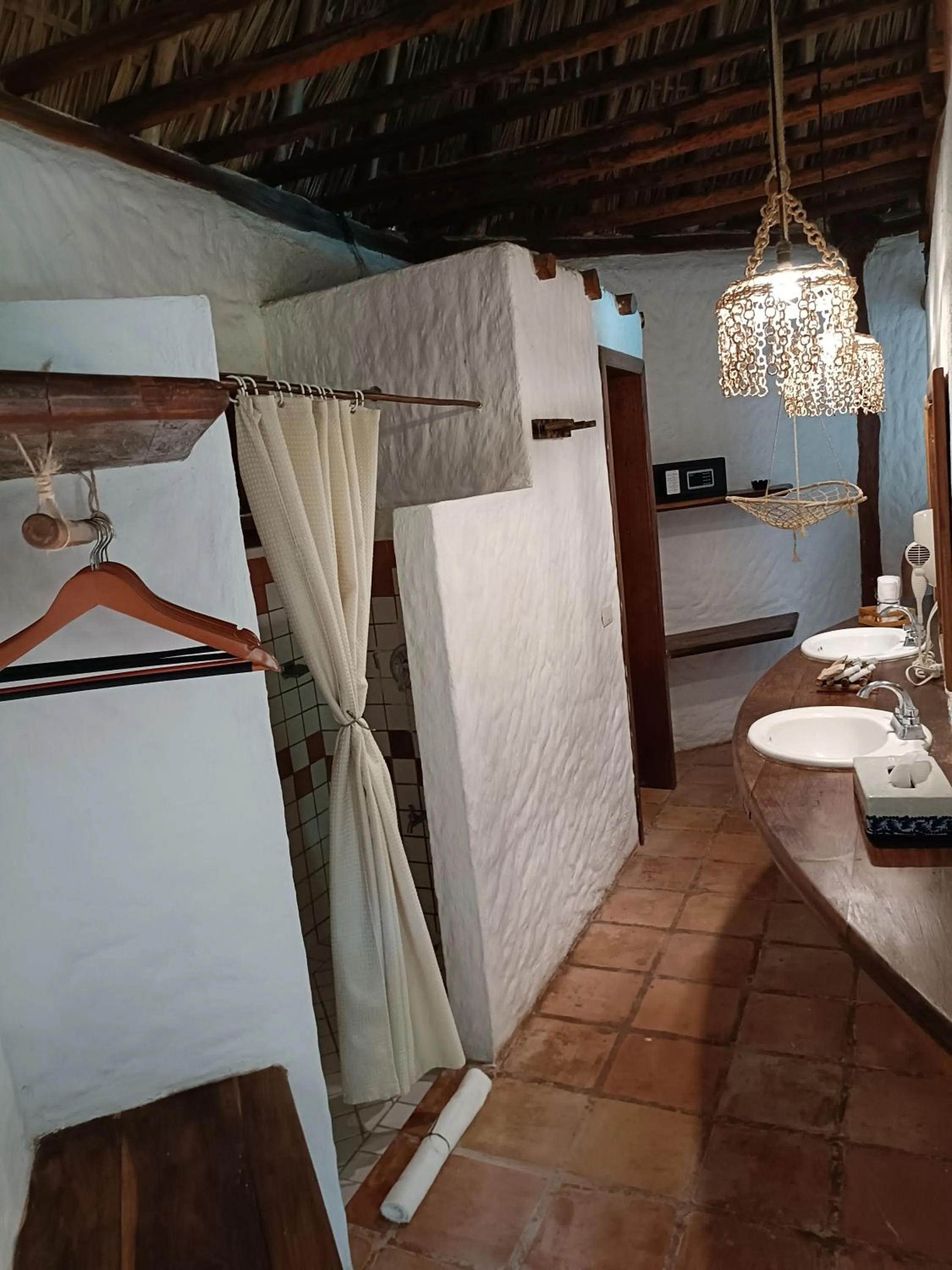 Bathroom in Holbox by Xaloc