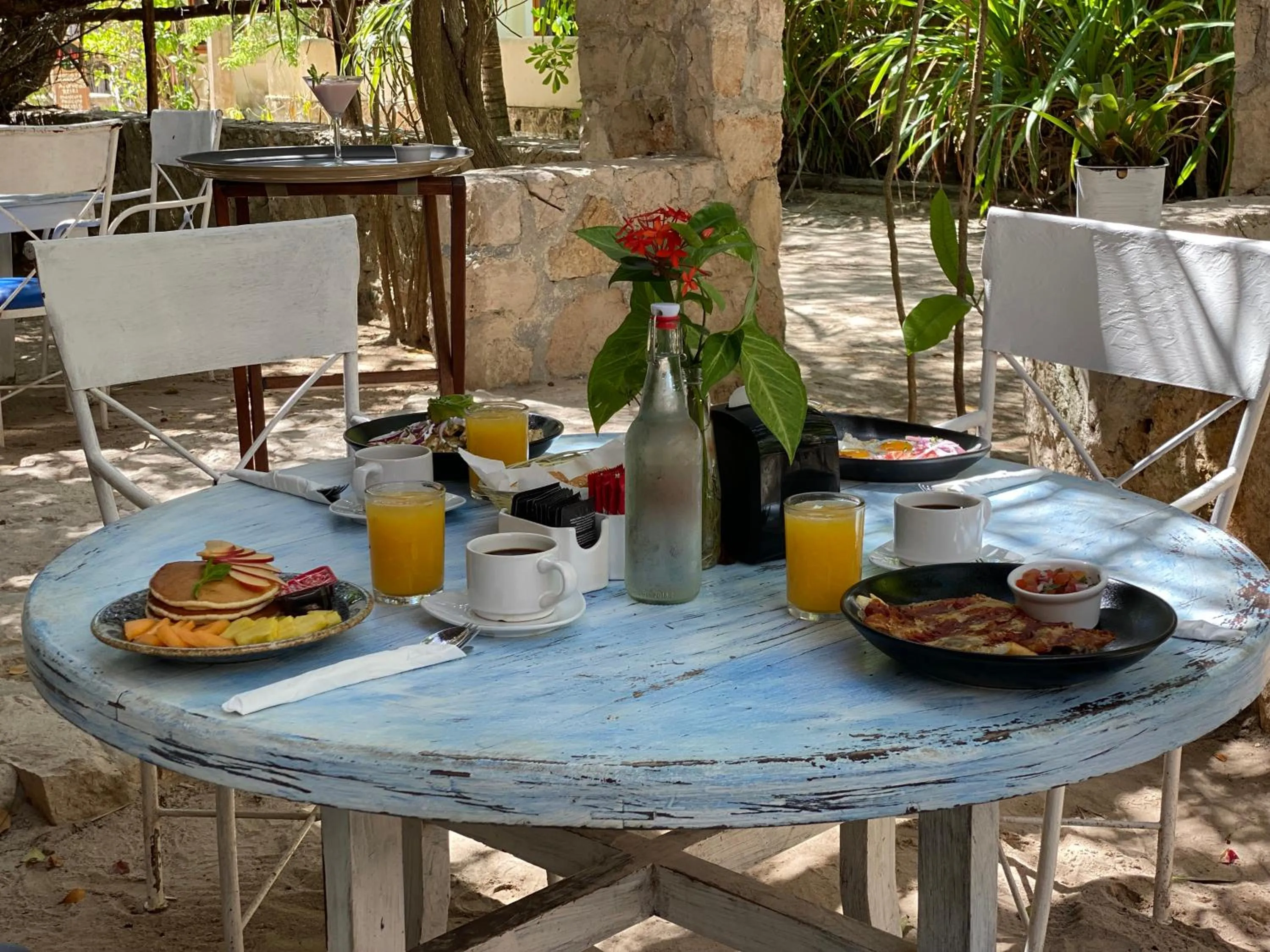 Breakfast in Holbox by Xaloc