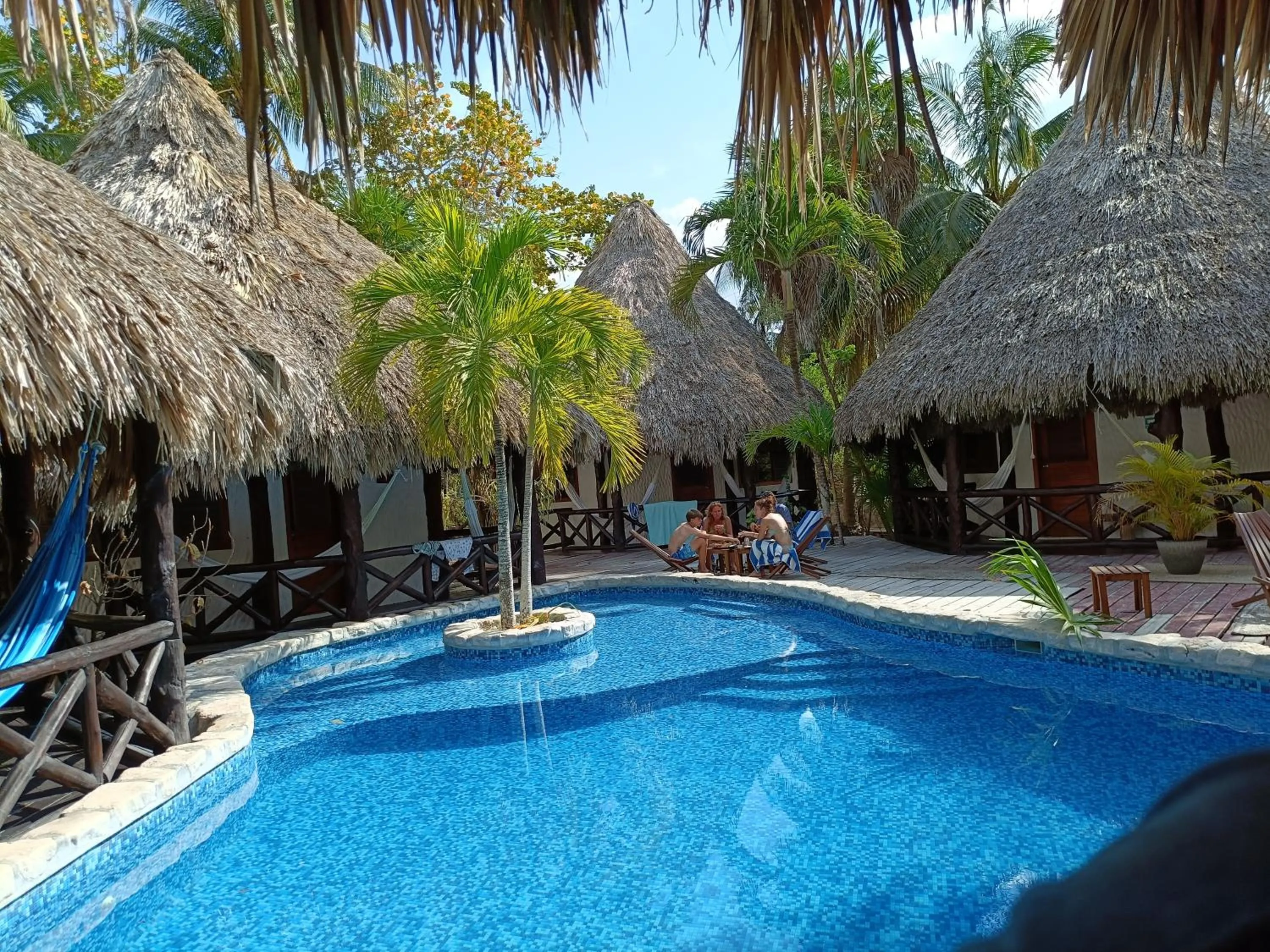 Swimming pool in Holbox by Xaloc