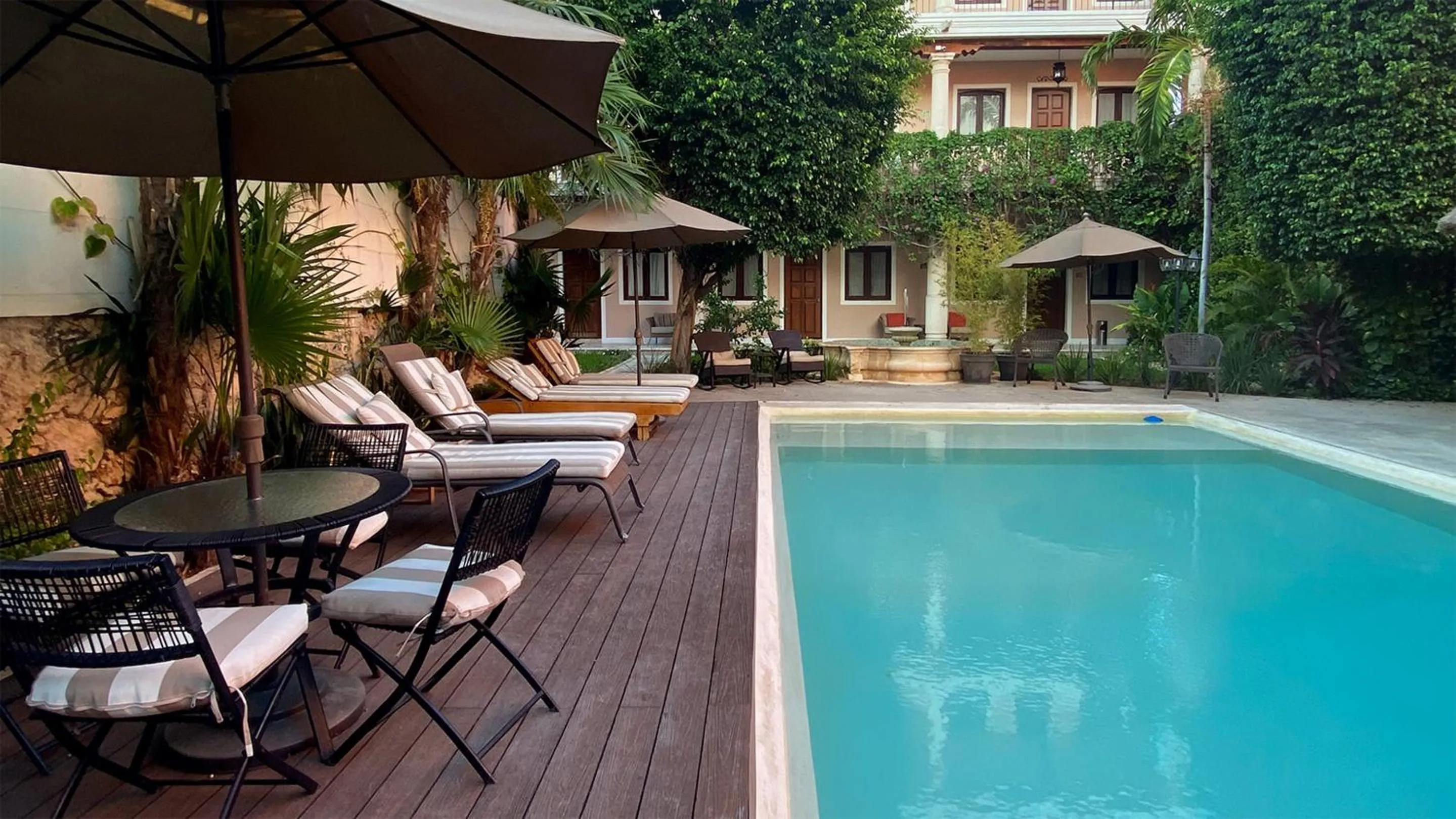 Swimming pool in Casa Lucia Hotel Boutique