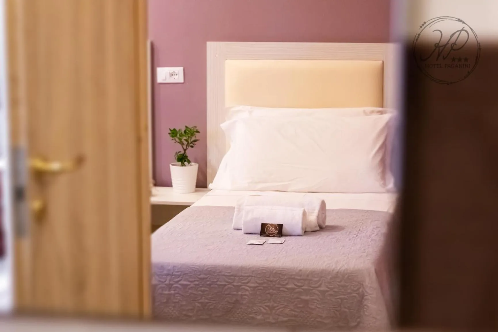 TV and multimedia, Bed in Hotel Paganini