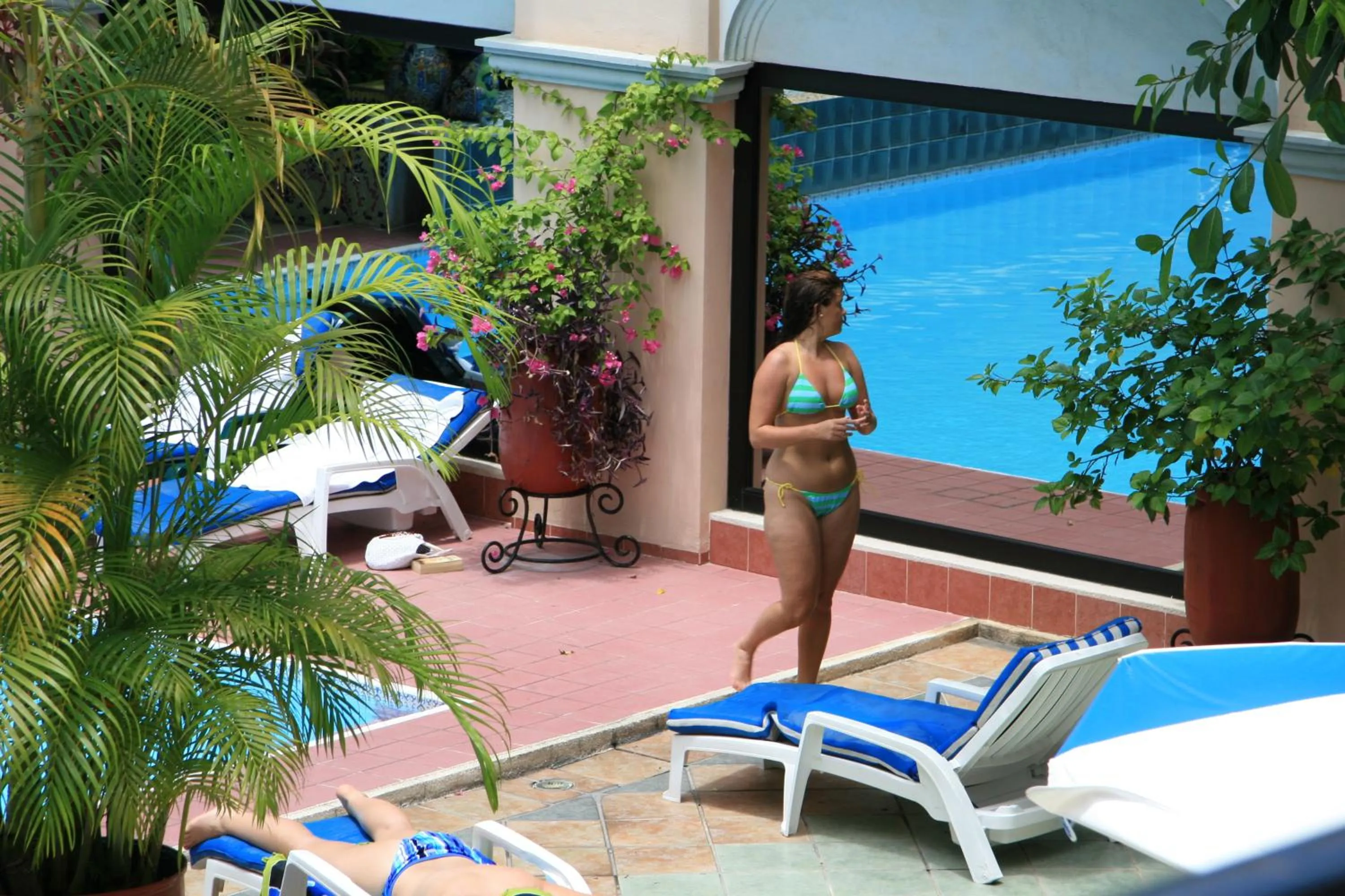 Swimming pool in Hotel Doralba Inn