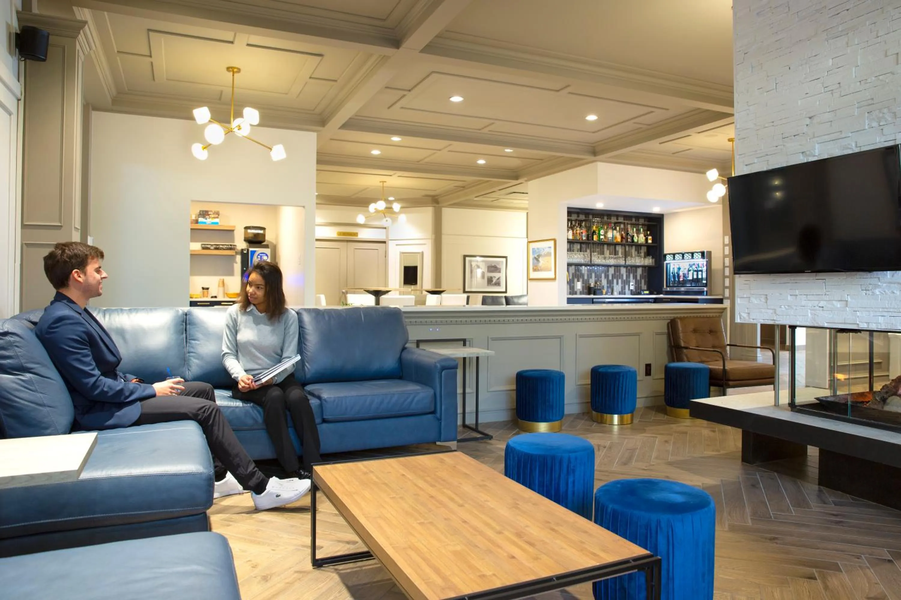 Lounge or bar in Hotel L'Oiseliere Montmagny