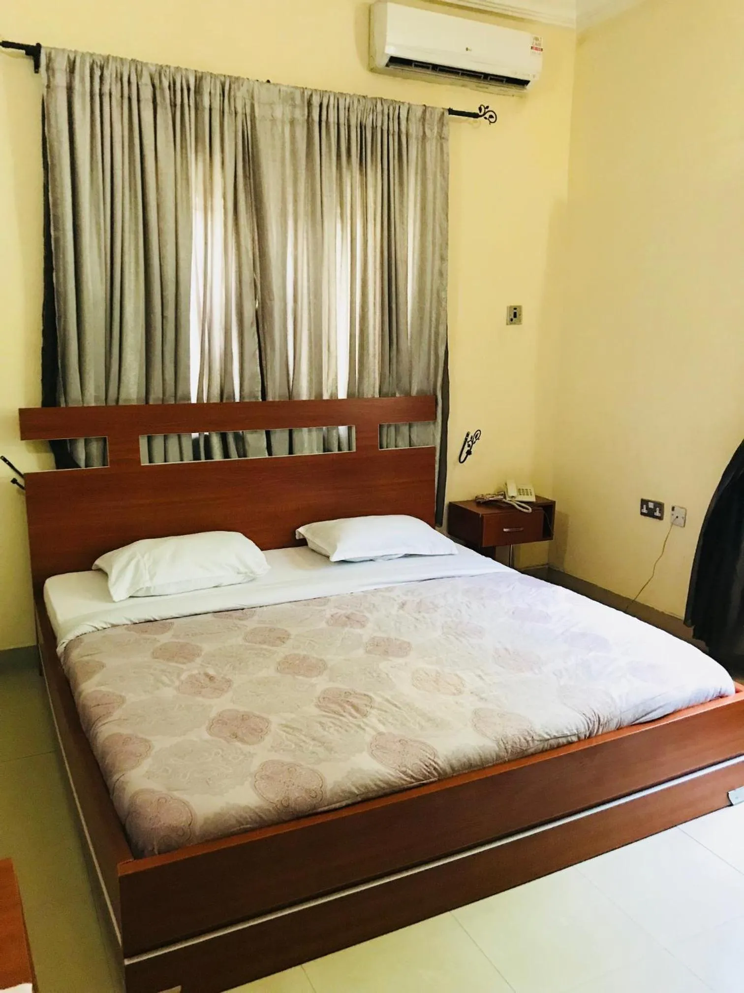 Bed in Villa Nuee Hotel & Suites Utako, Abuja