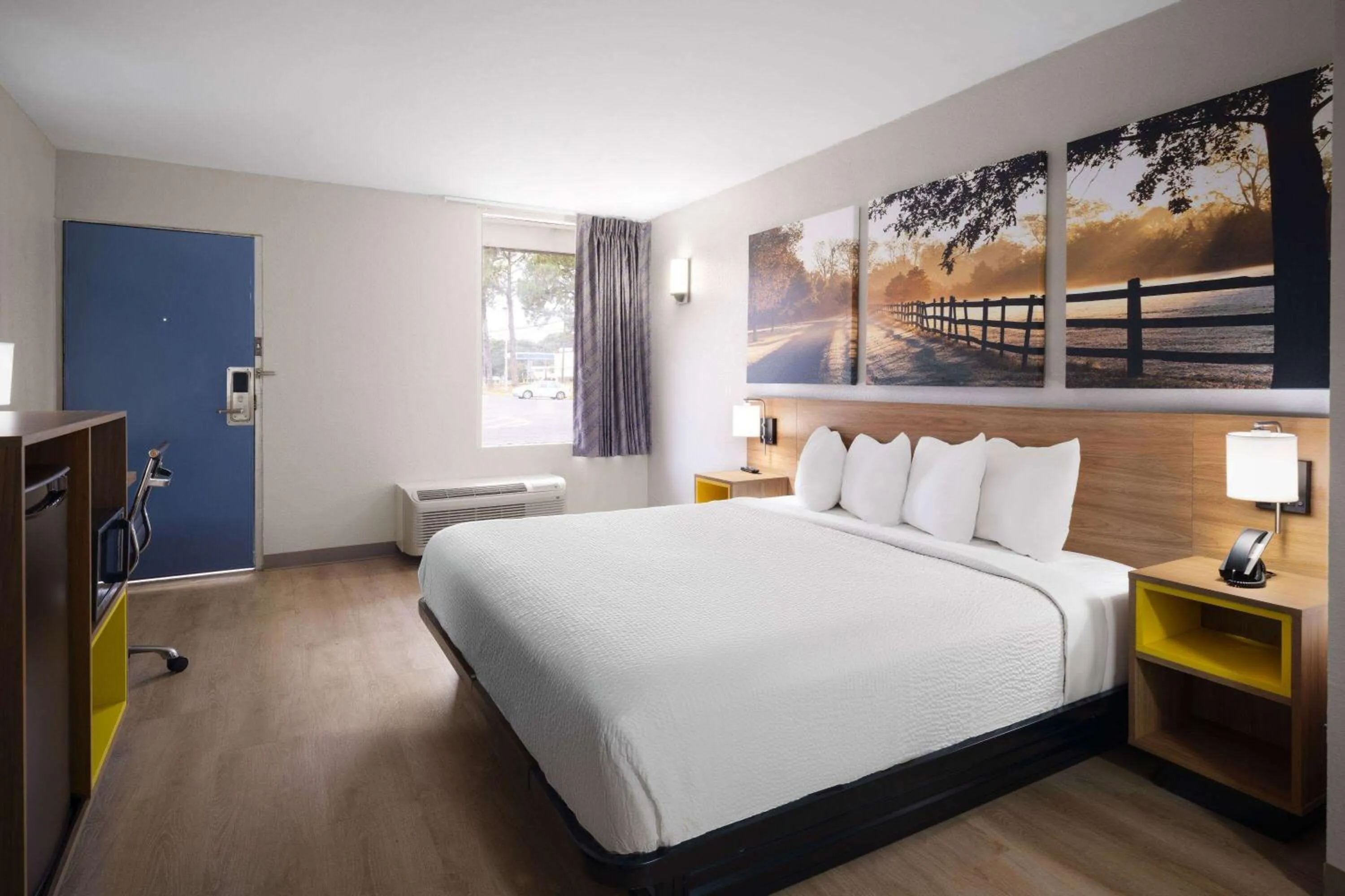 Bed in Days-Inn by Wyndham Montgomery I-85