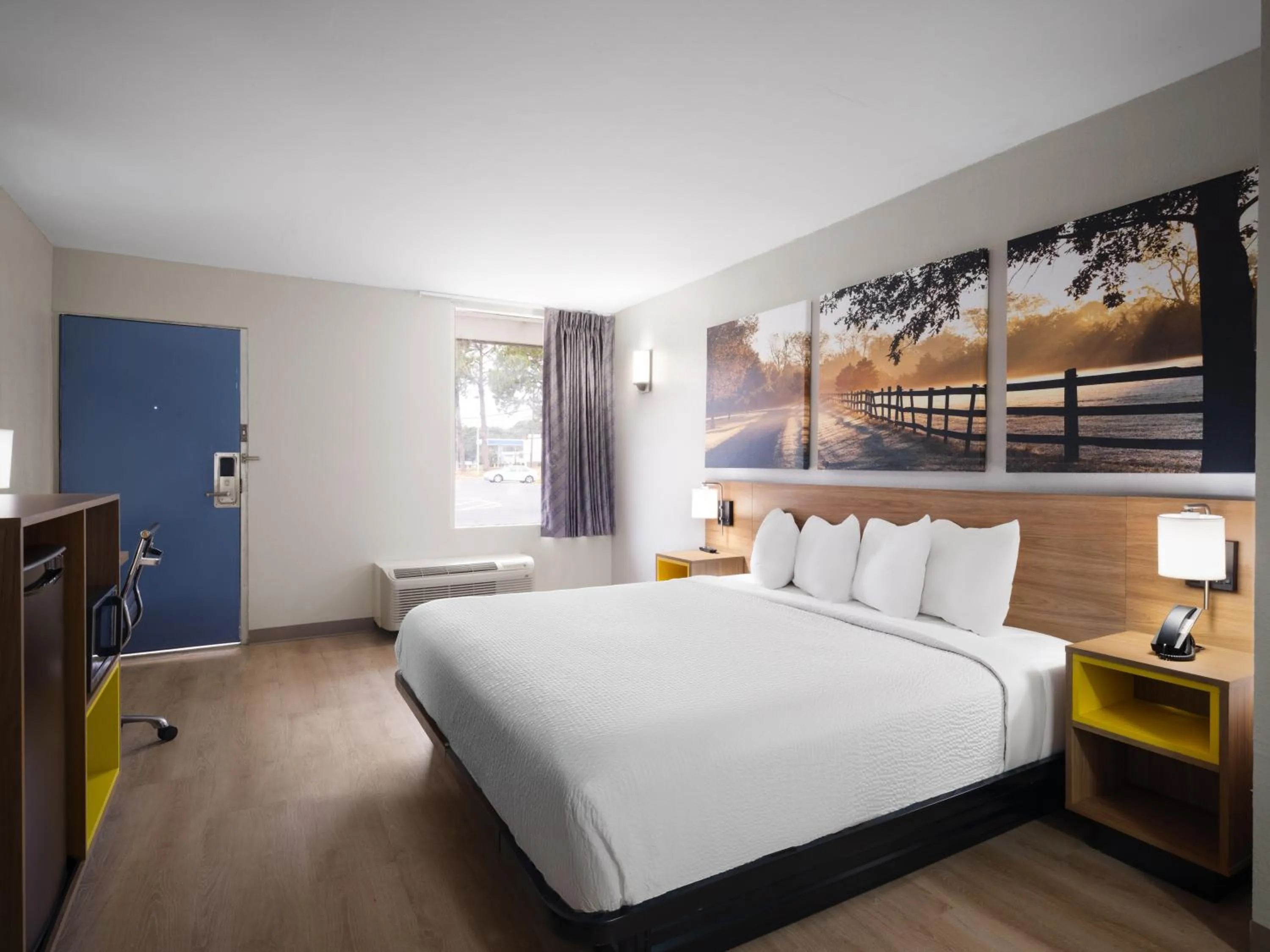 Bed in Days-Inn by Wyndham Montgomery I-85