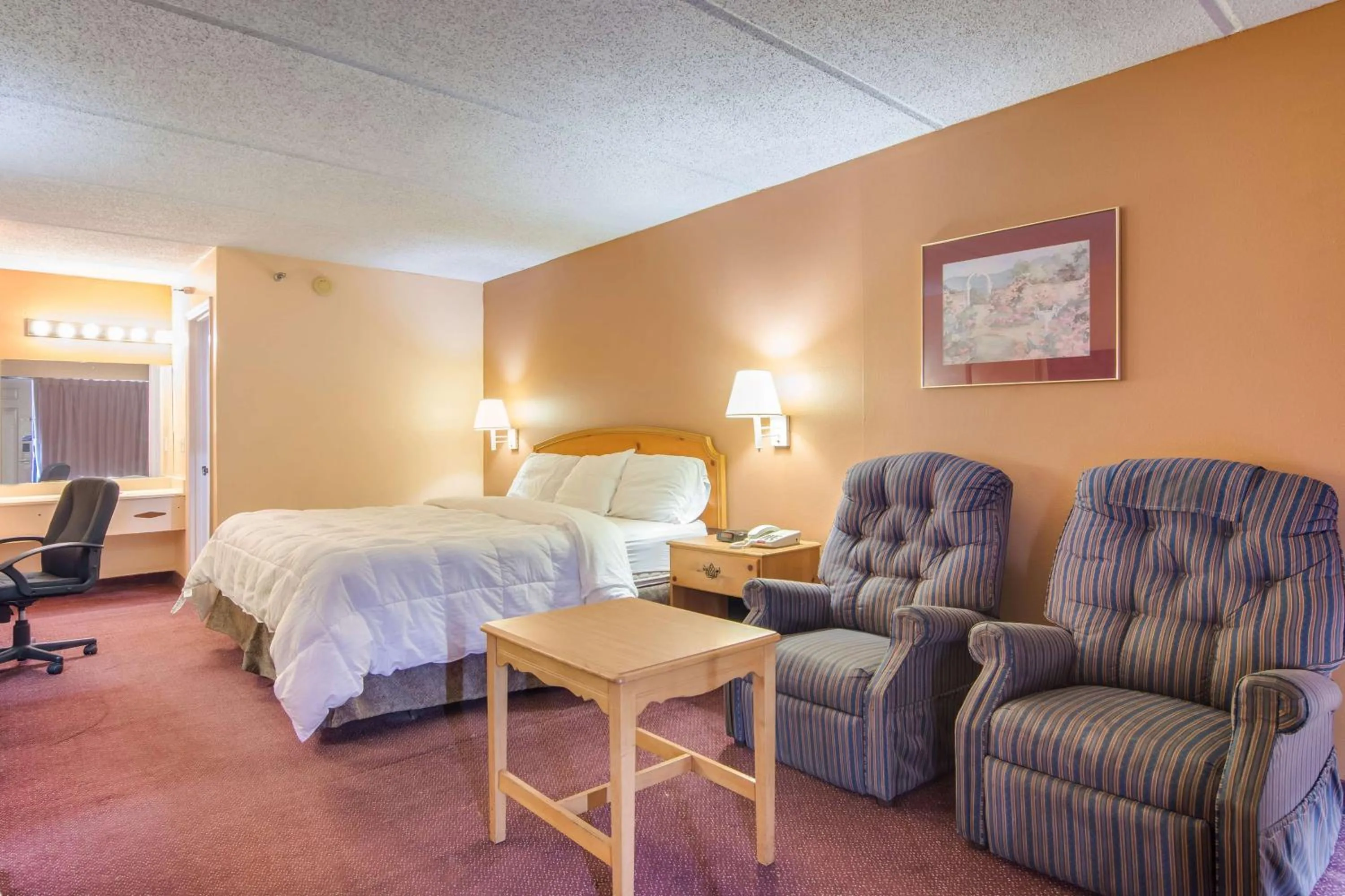 Photo of the whole room, Bed in Motel 6-Macon, GA