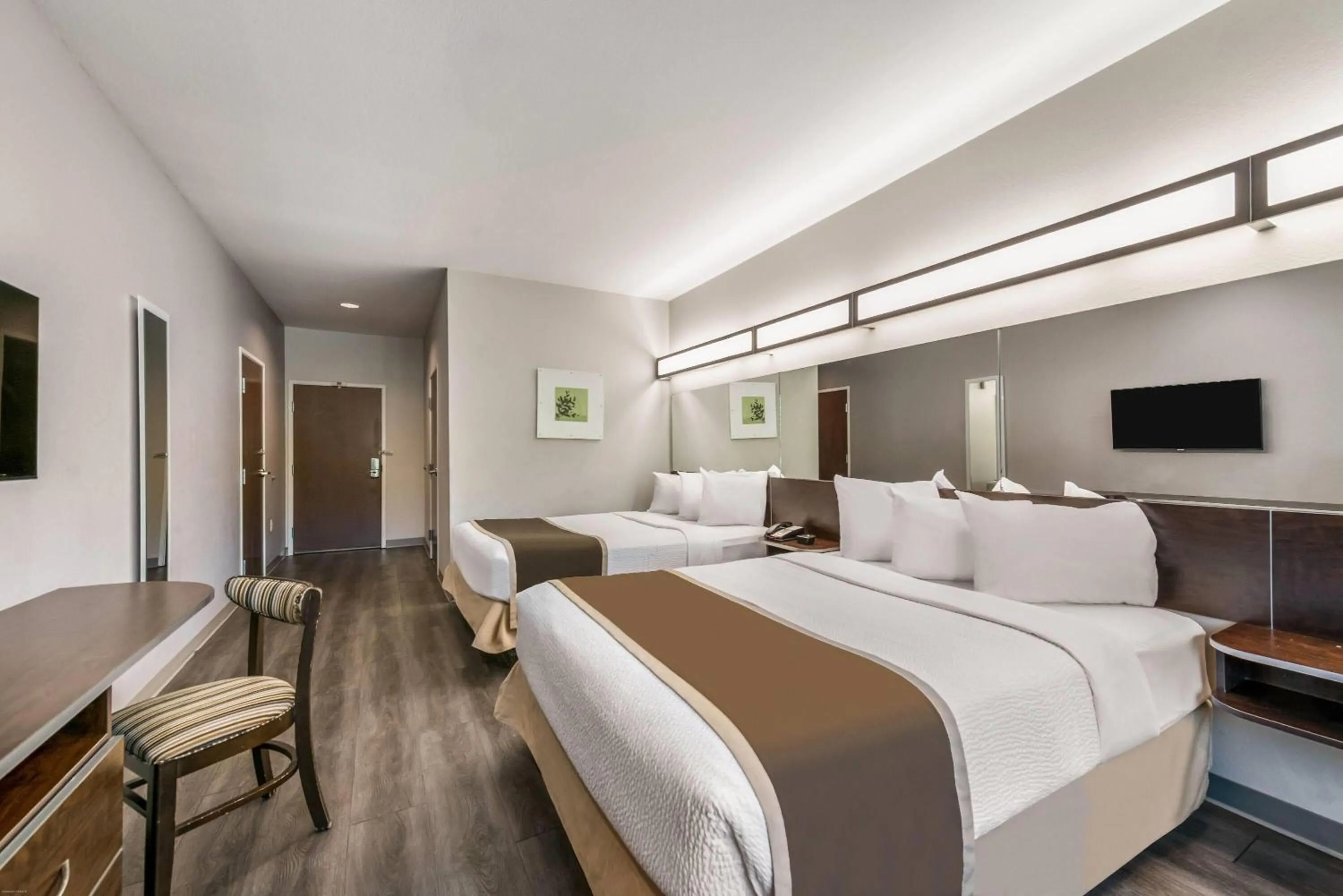 Bed in Microtel Inn & Suites by Wyndham Pearl River/Slidell