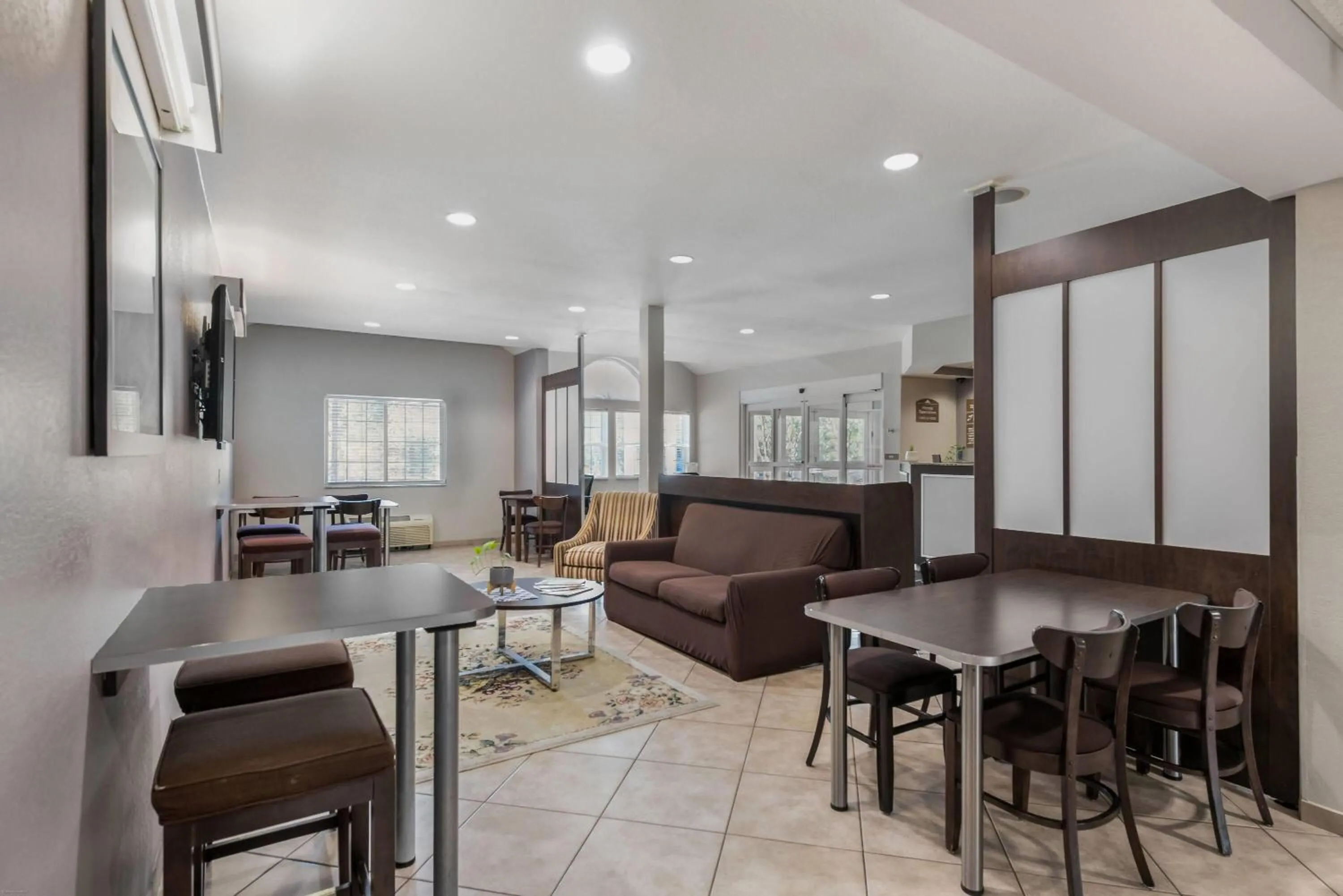 Lobby or reception in Microtel Inn & Suites by Wyndham Pearl River/Slidell