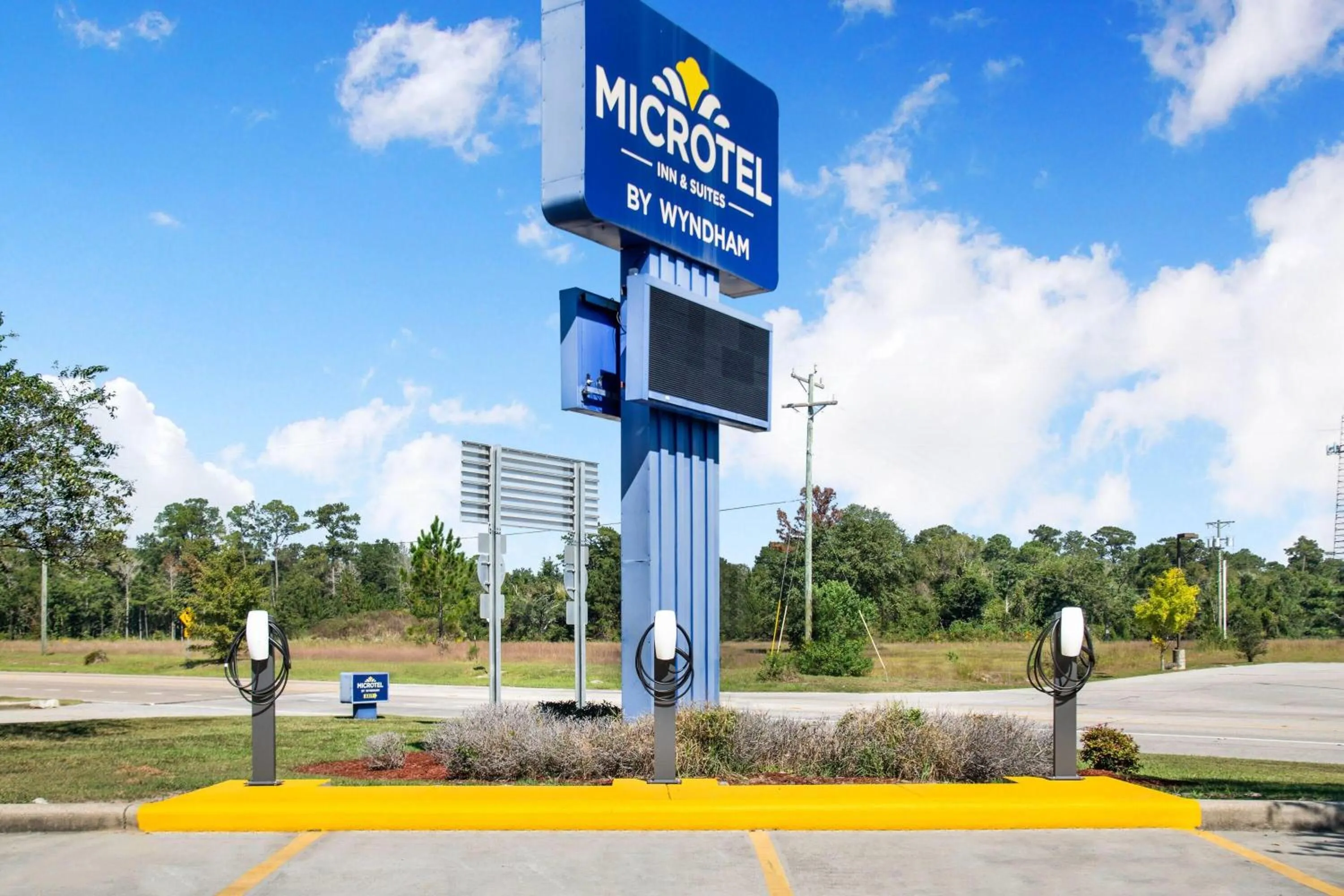 Property building in Microtel Inn & Suites by Wyndham Pearl River/Slidell