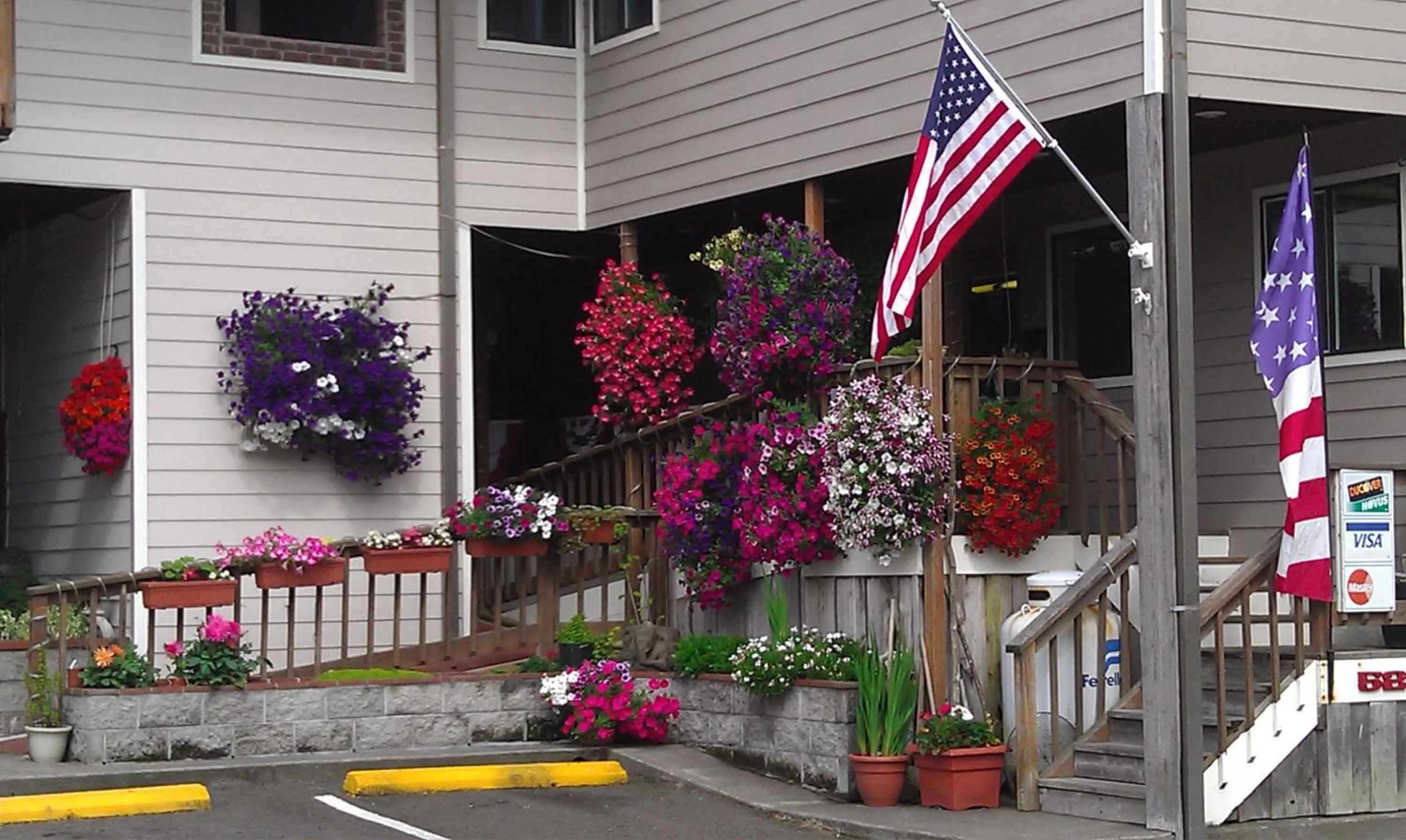 Facade/entrance in Tradewinds Motel