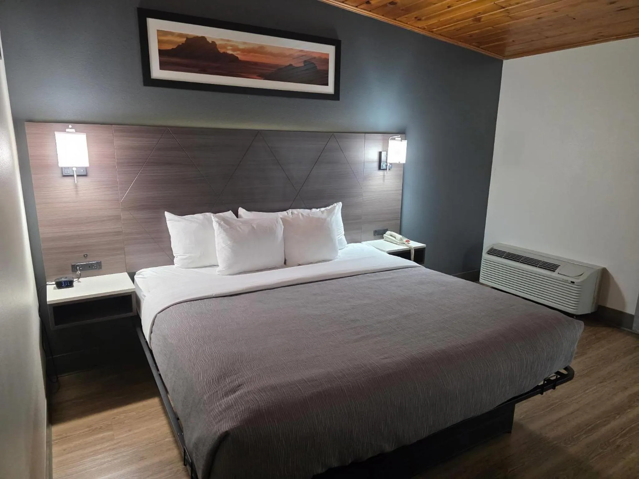 Bedroom, Bed in Quality Inn Winchester