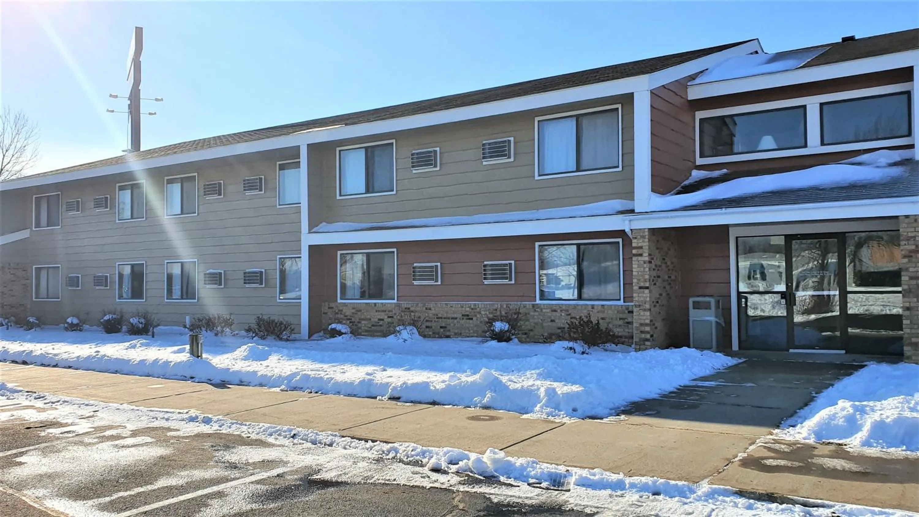 Facade/entrance in AmeriVu Inn & Suites-Avon