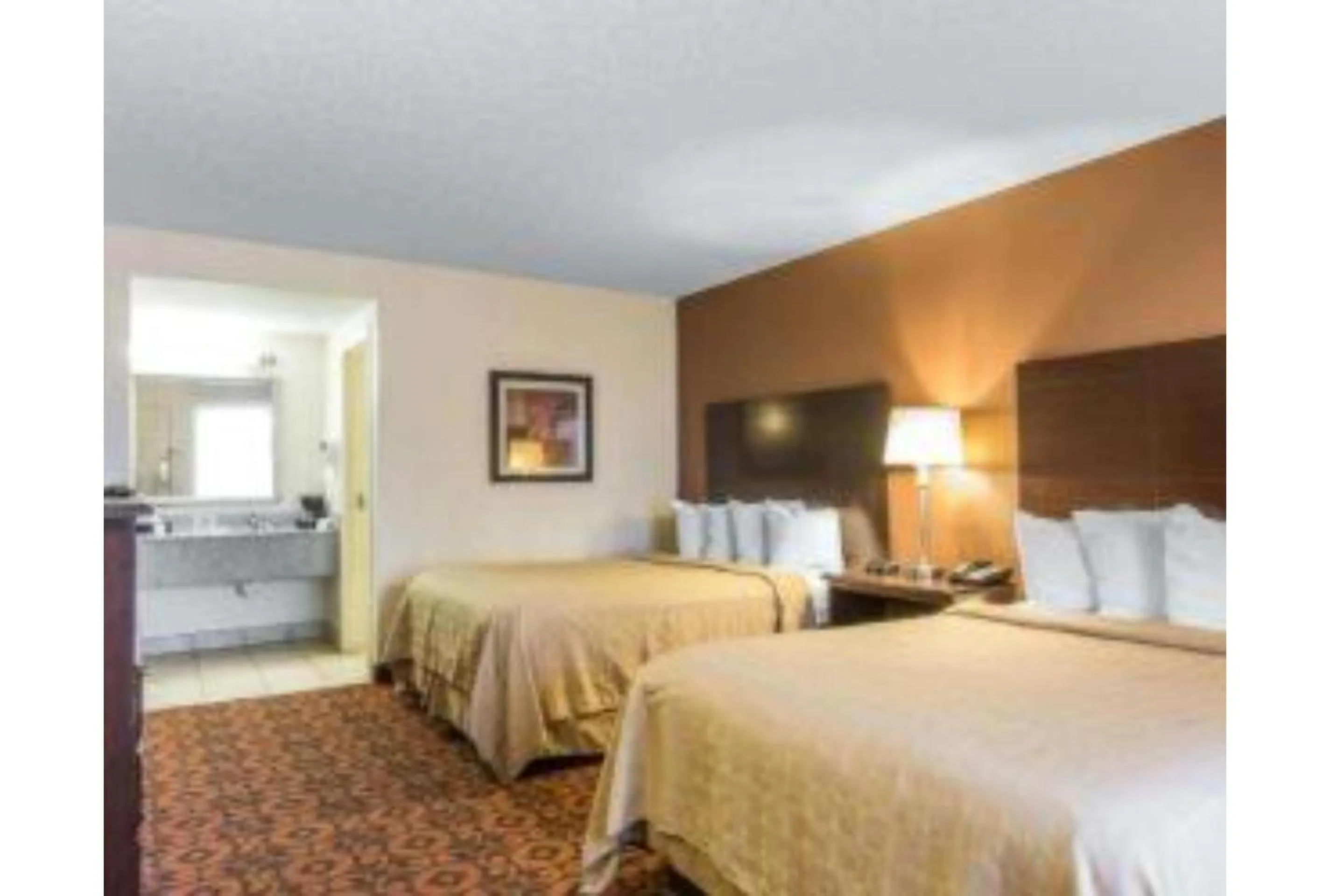 Photo of the whole room, Bed in Motel 6 Oklahoma City OK Fairgrounds West