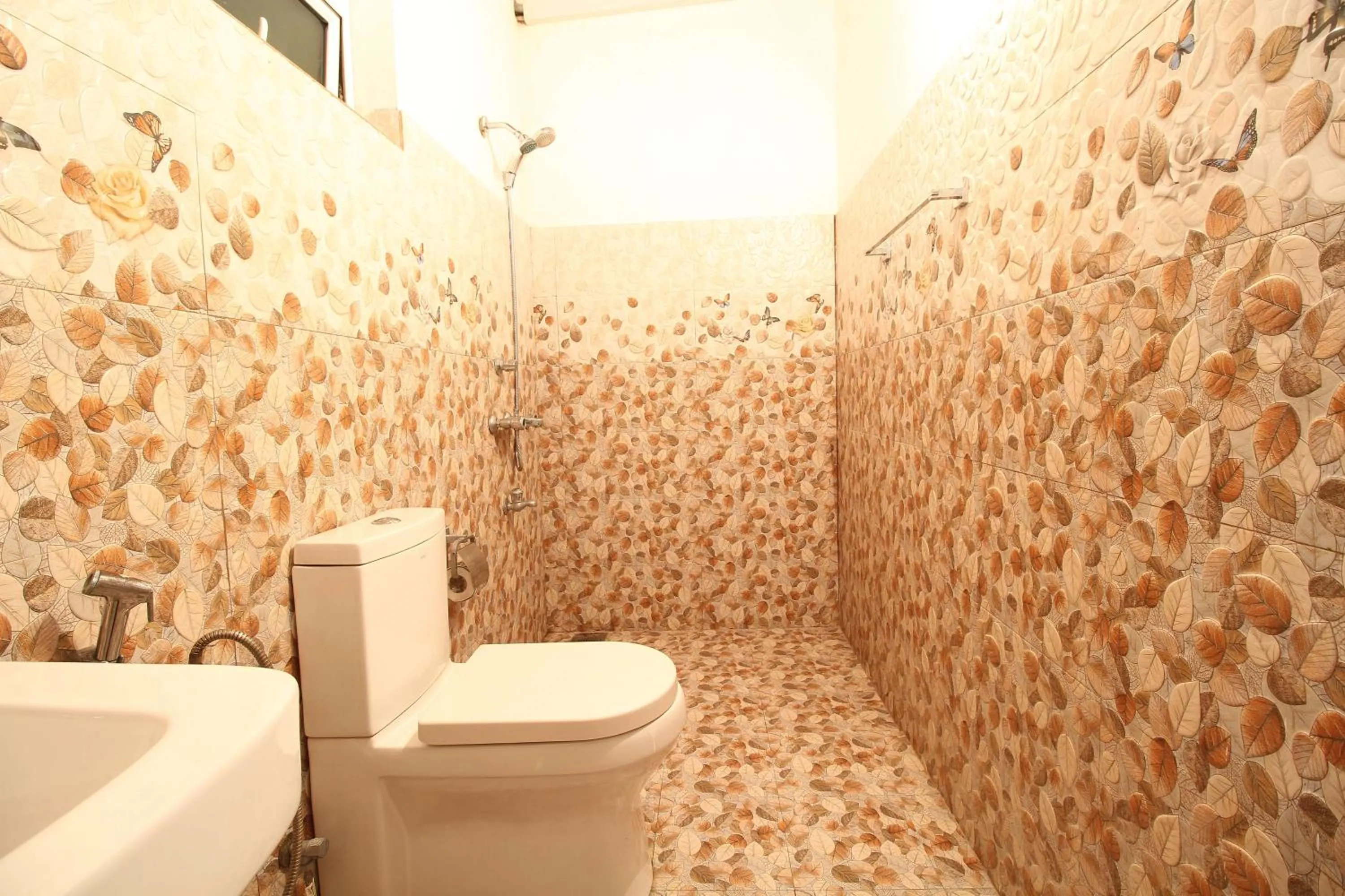 Bathroom in Ritas Hotel