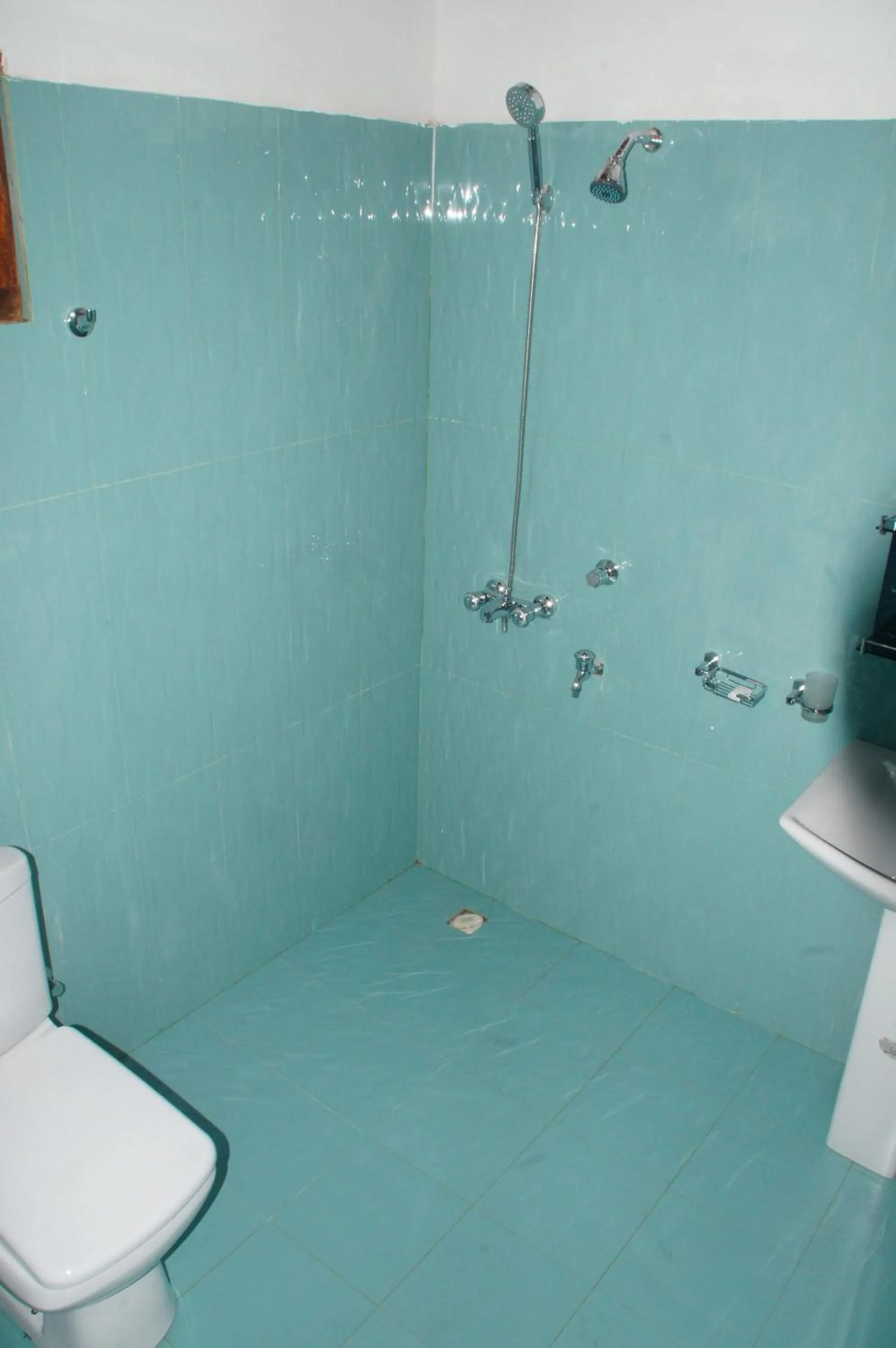 Bathroom in Ritas Hotel