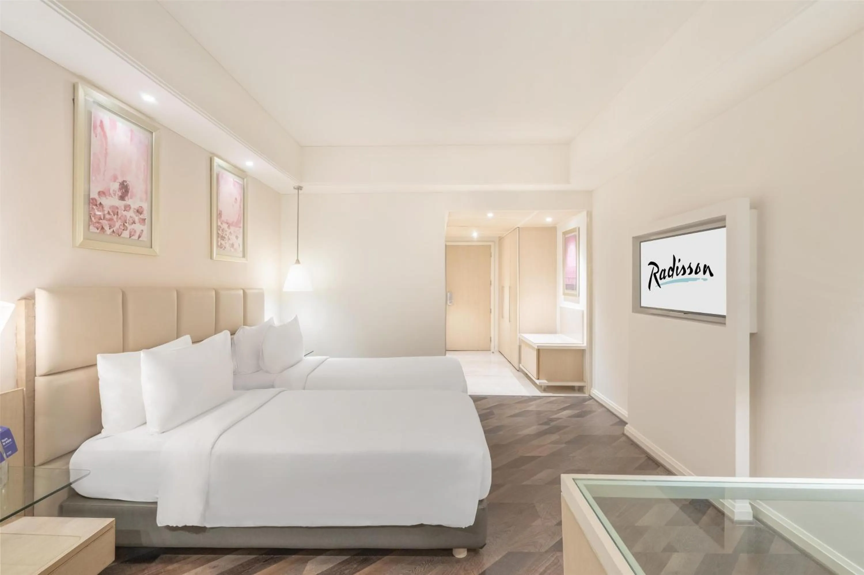 Bedroom, Bed in Radisson Hyderabad Hitec City