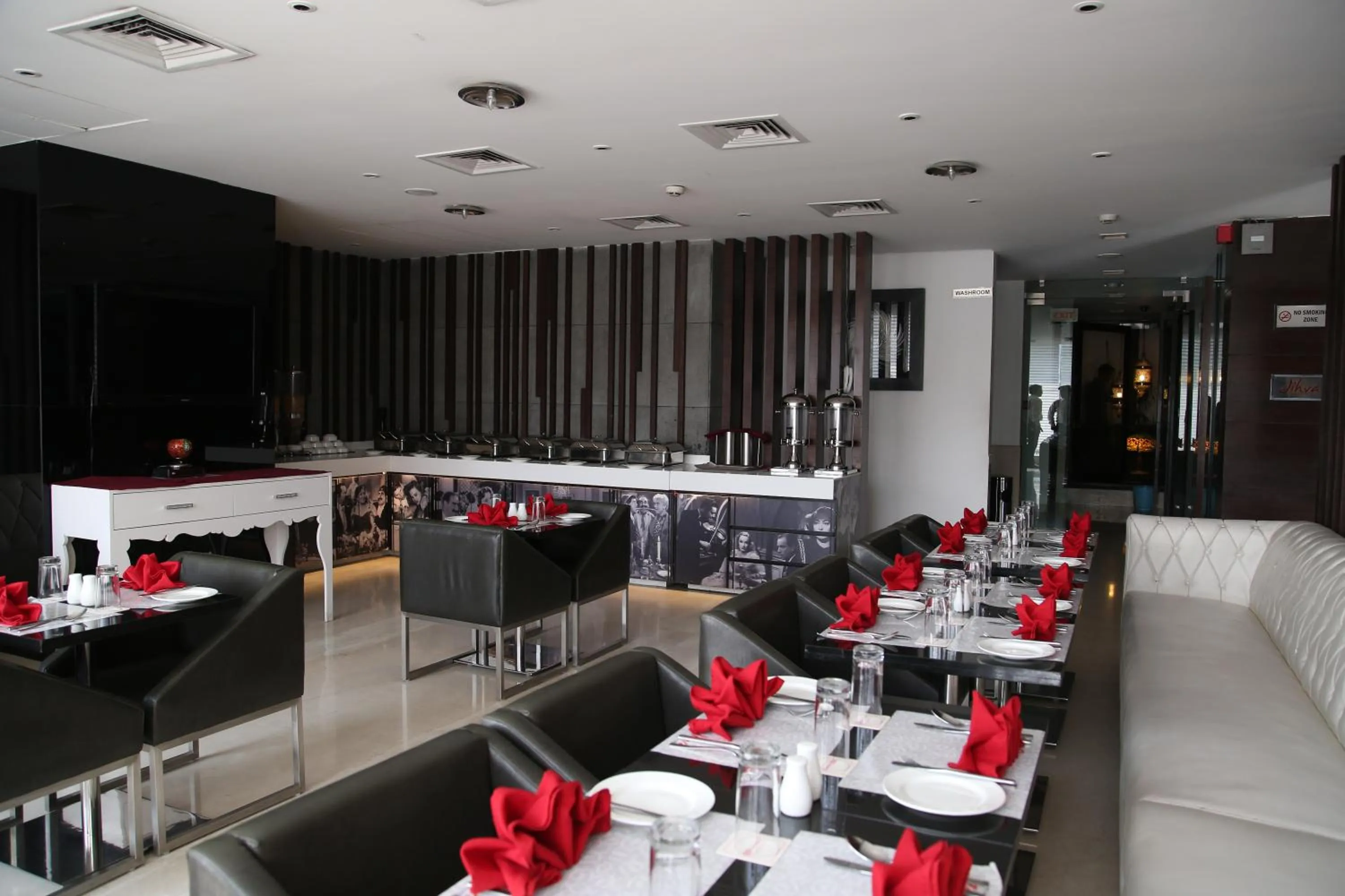 Restaurant/places to eat in The Nanee Suites