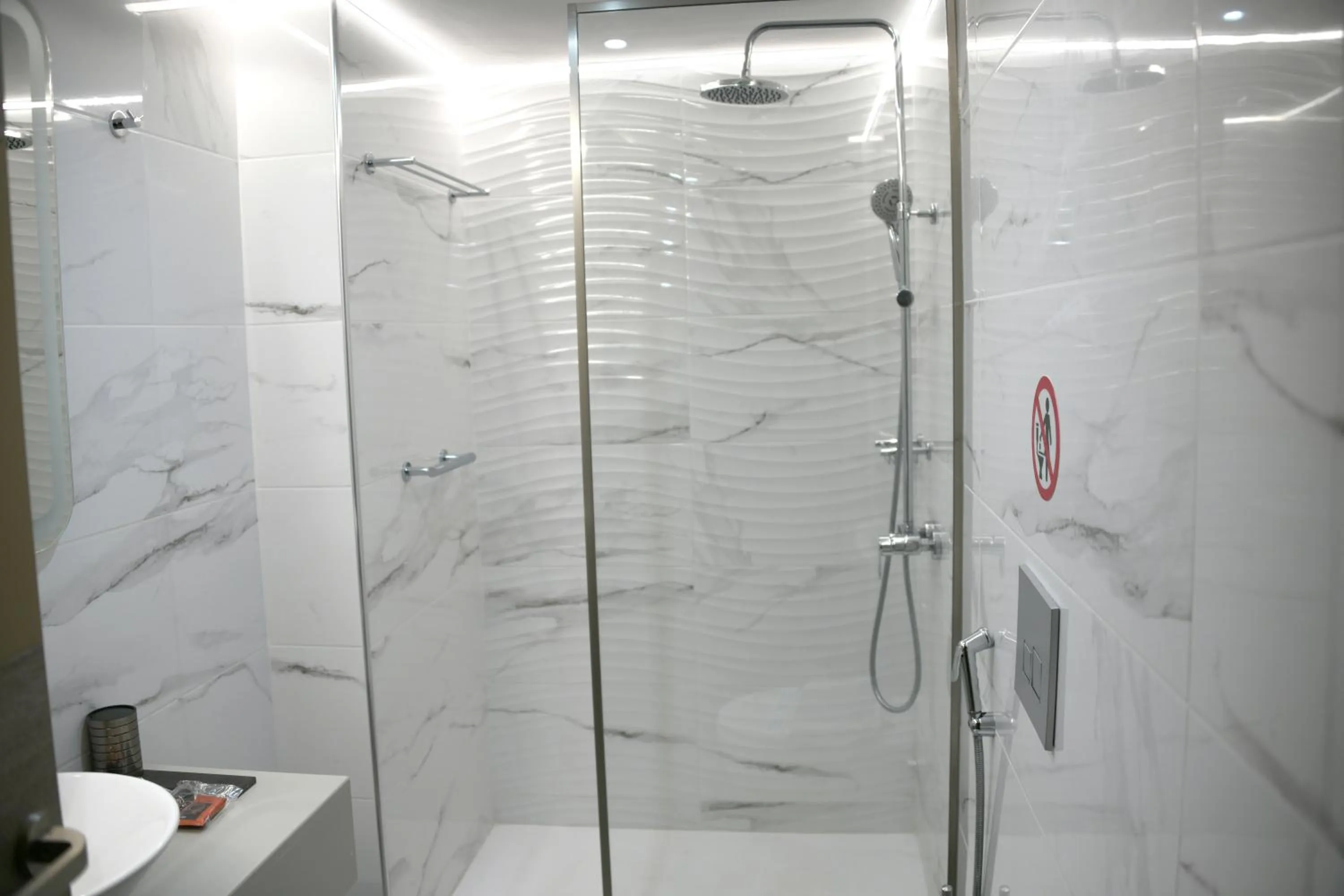 Shower in Klinakis Beach Hotel