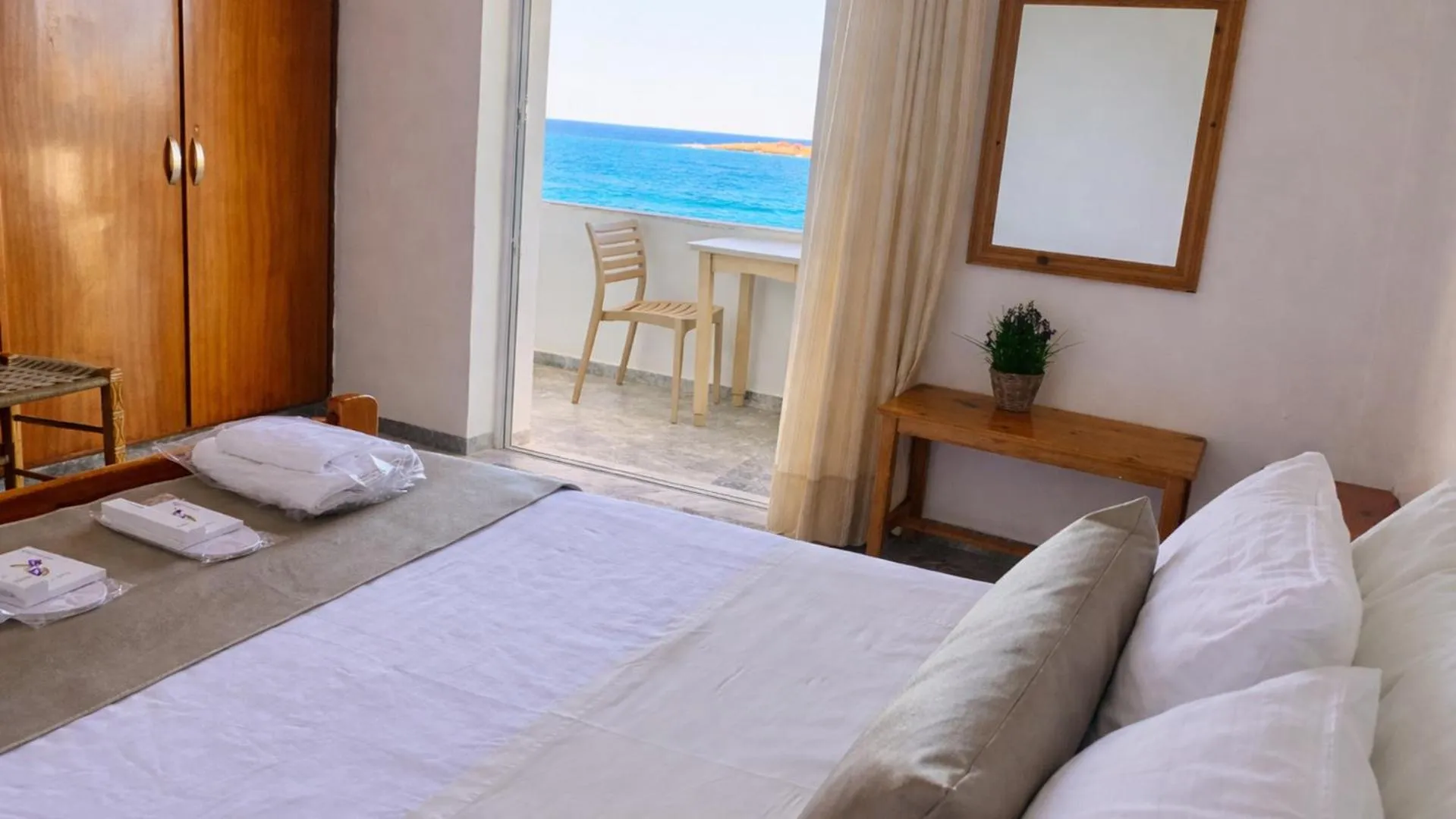 Bed in Klinakis Beach Hotel