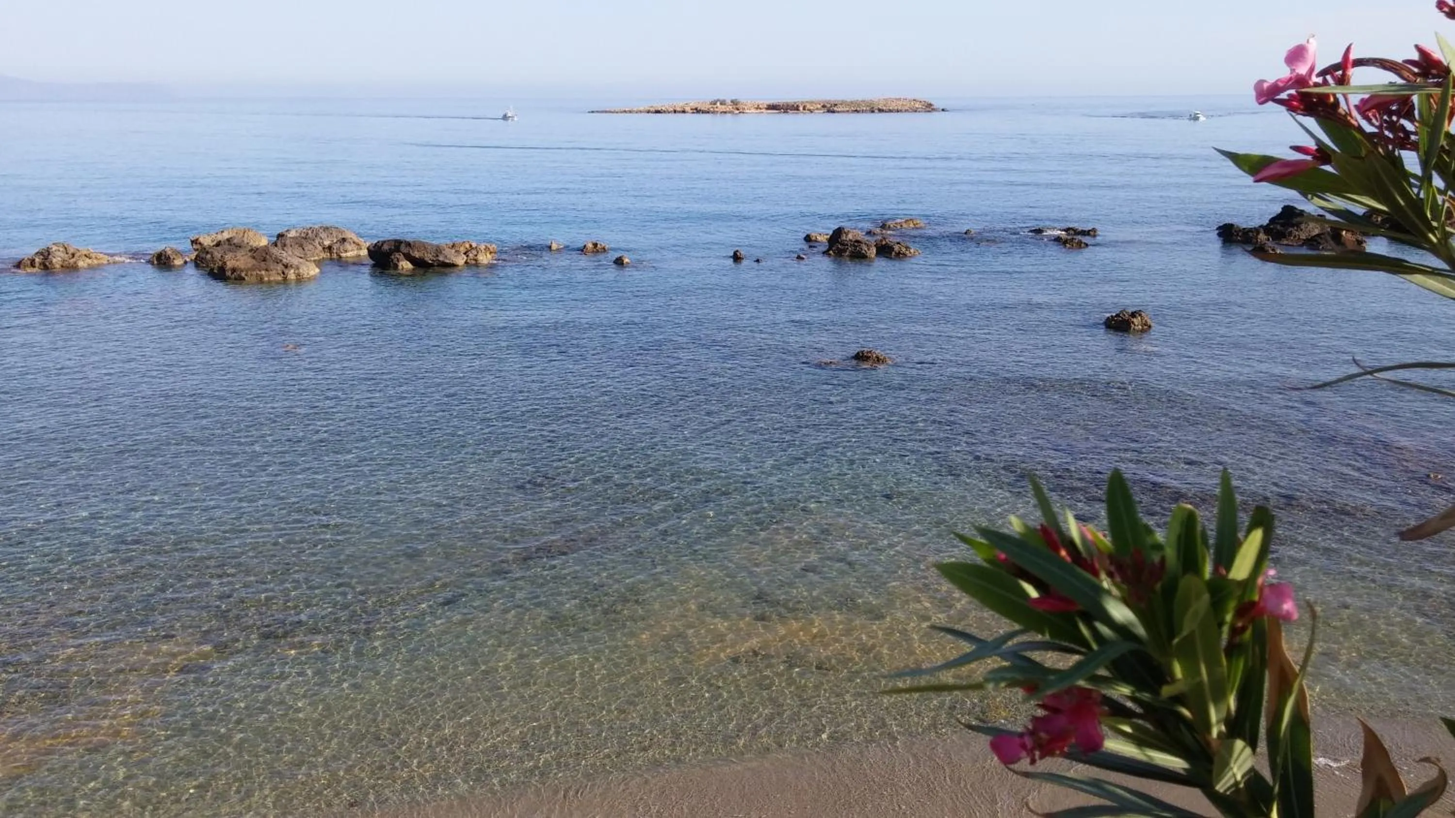 Beach in Klinakis Beach Hotel