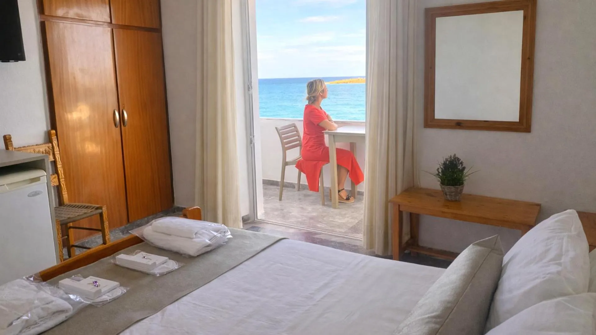 Bed in Klinakis Beach Hotel