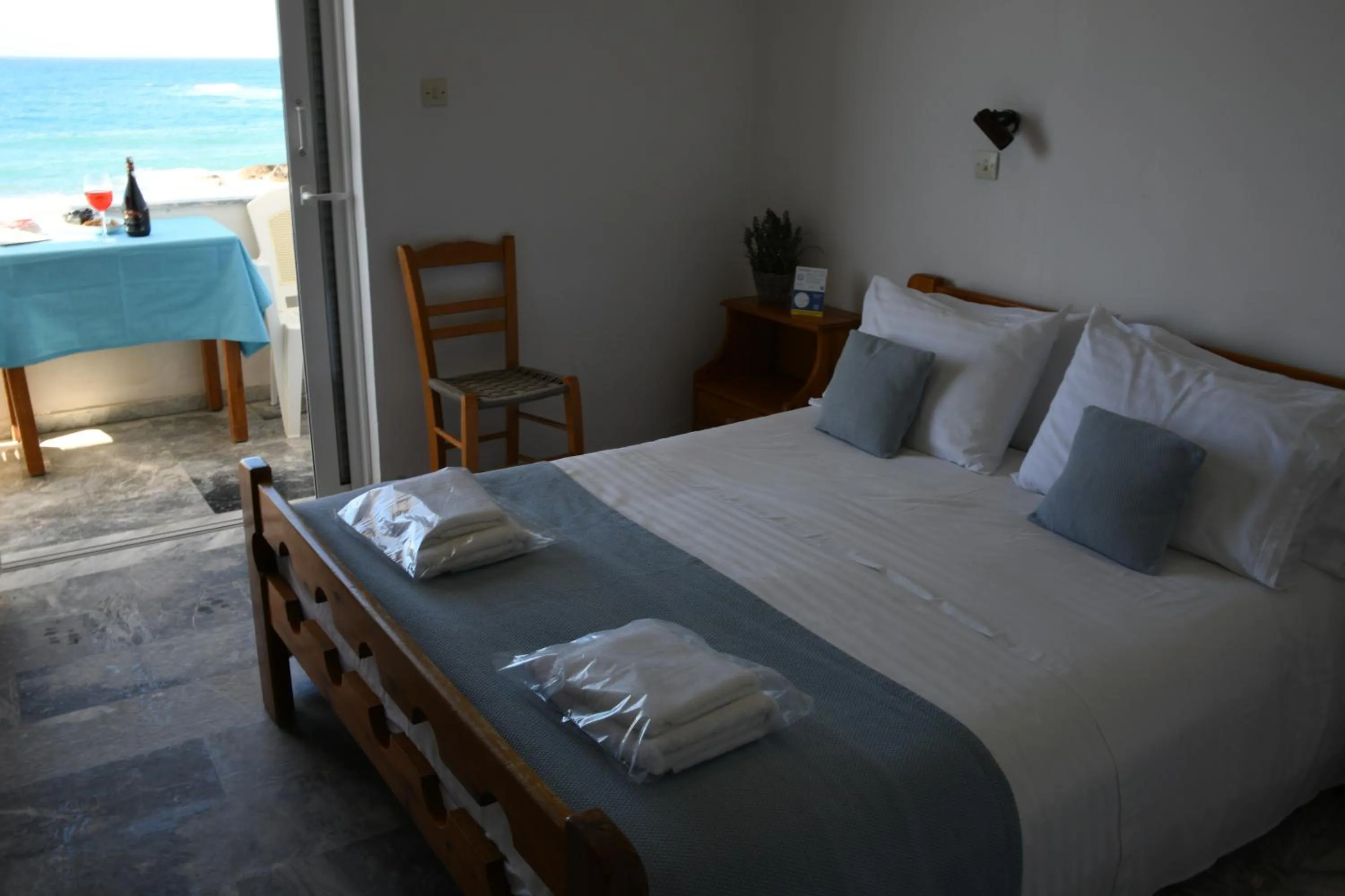 Bed in Klinakis Beach Hotel